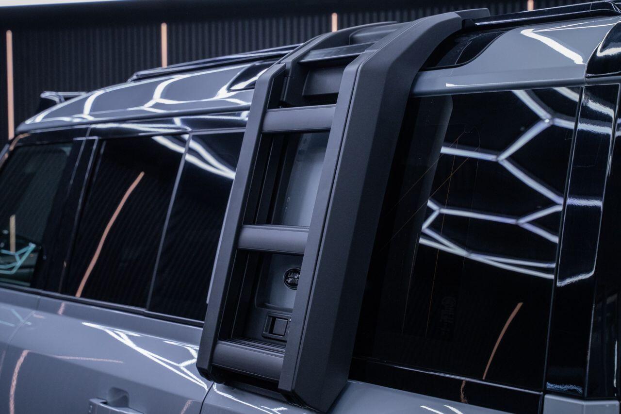 Land Rover Defender view 5