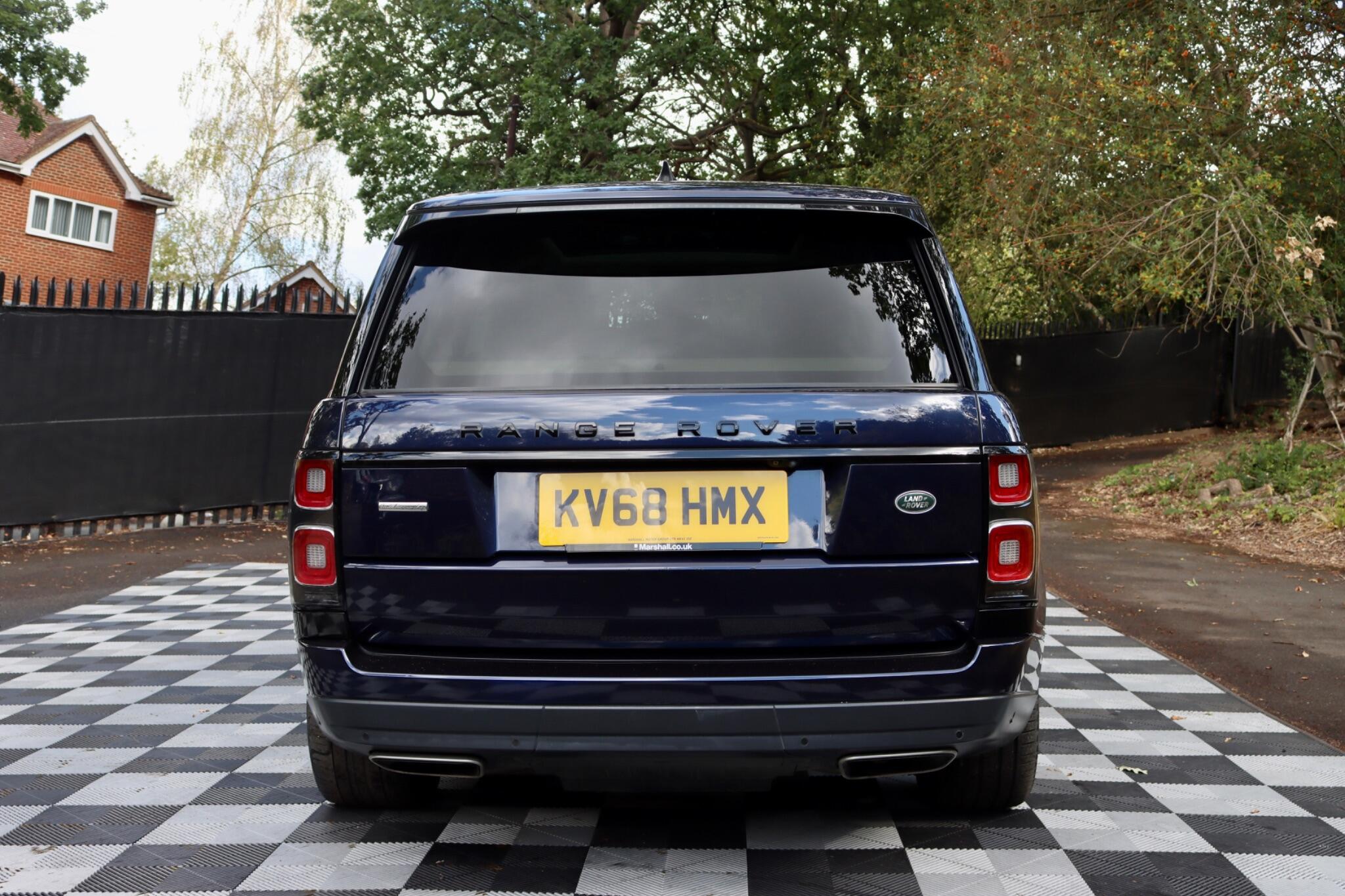 Land Rover Range Rover view 17