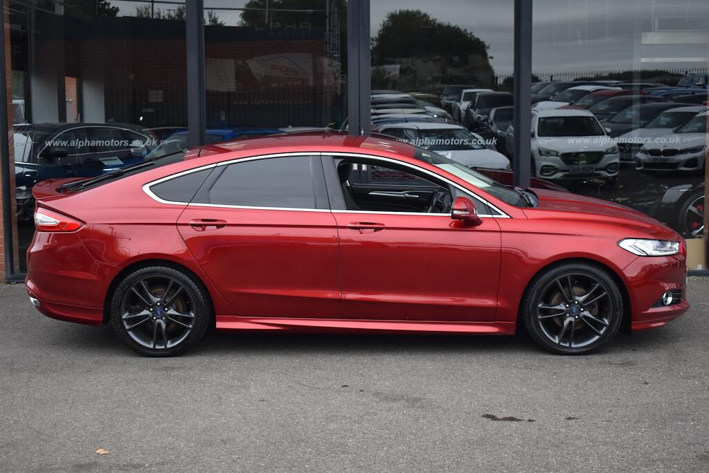 Ford Mondeo view 14