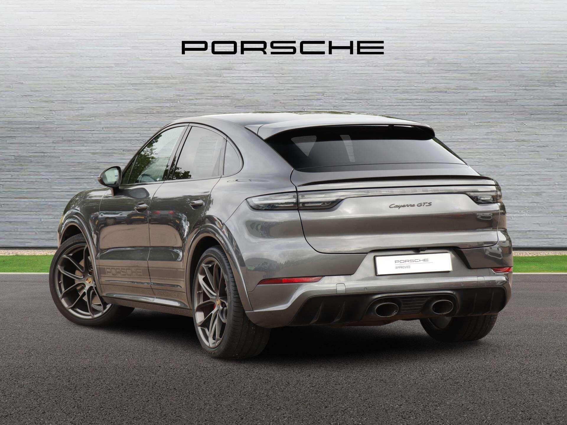 Porsche Cayenne view 5