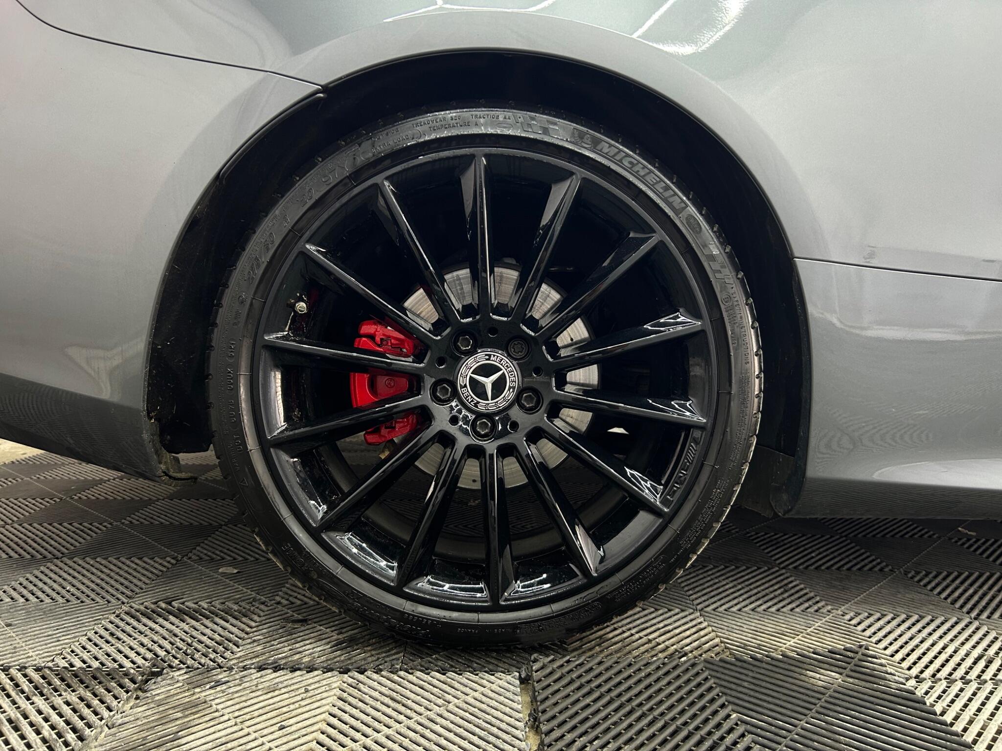 Mercedes-Benz E Class view 34