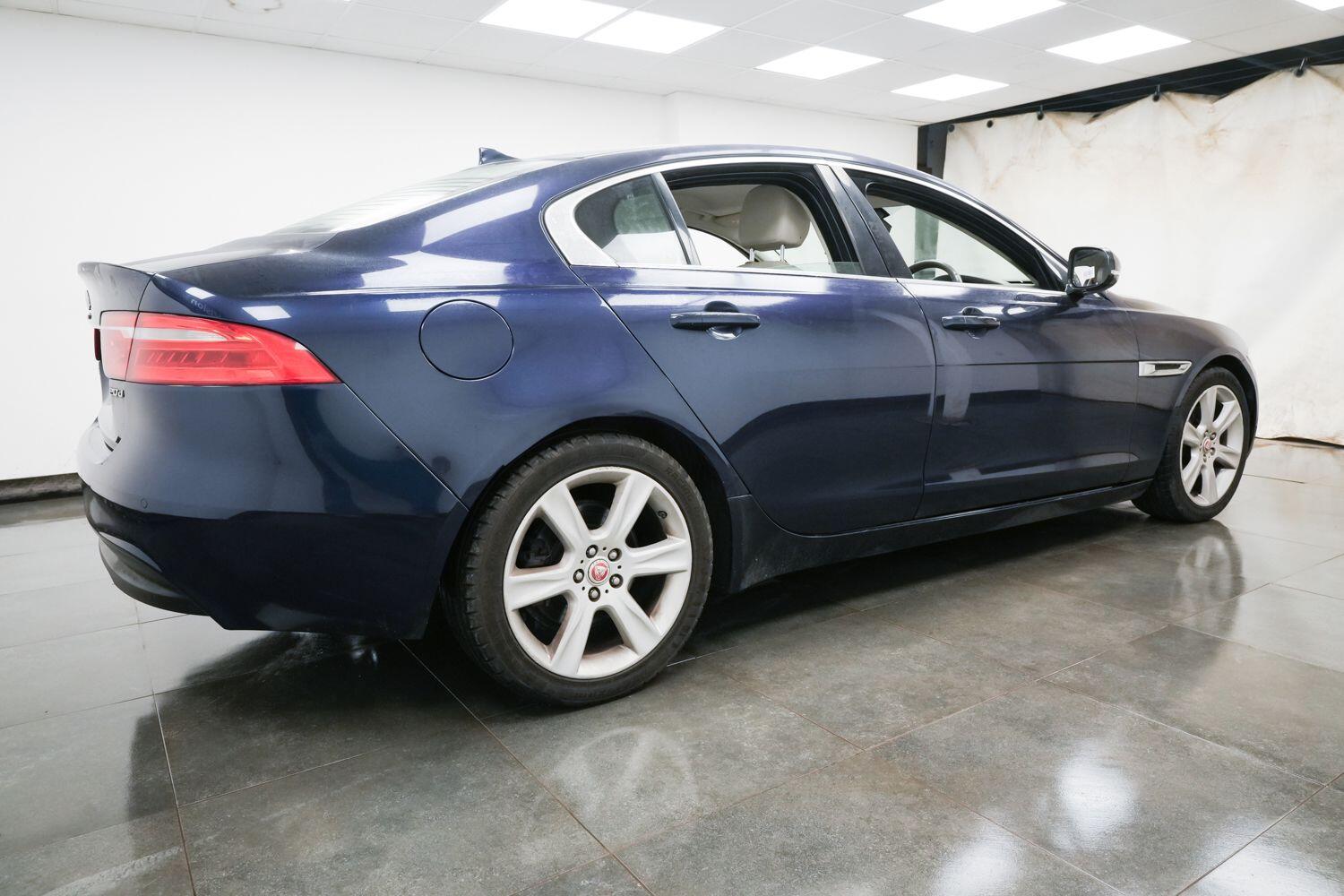 Jaguar XE view 6