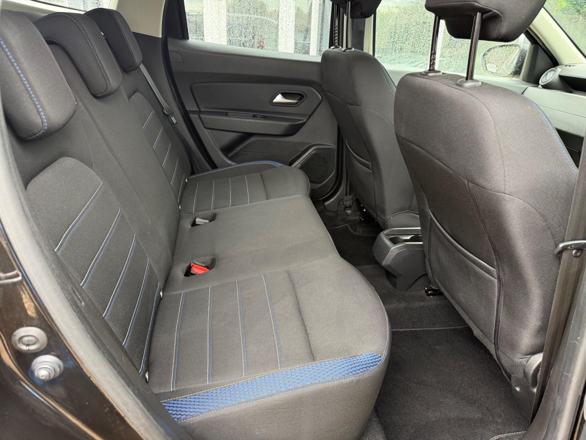 Dacia Duster view 11