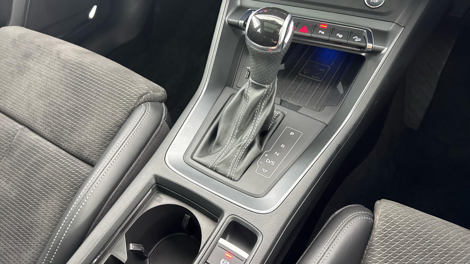 Audi Q3 view 46