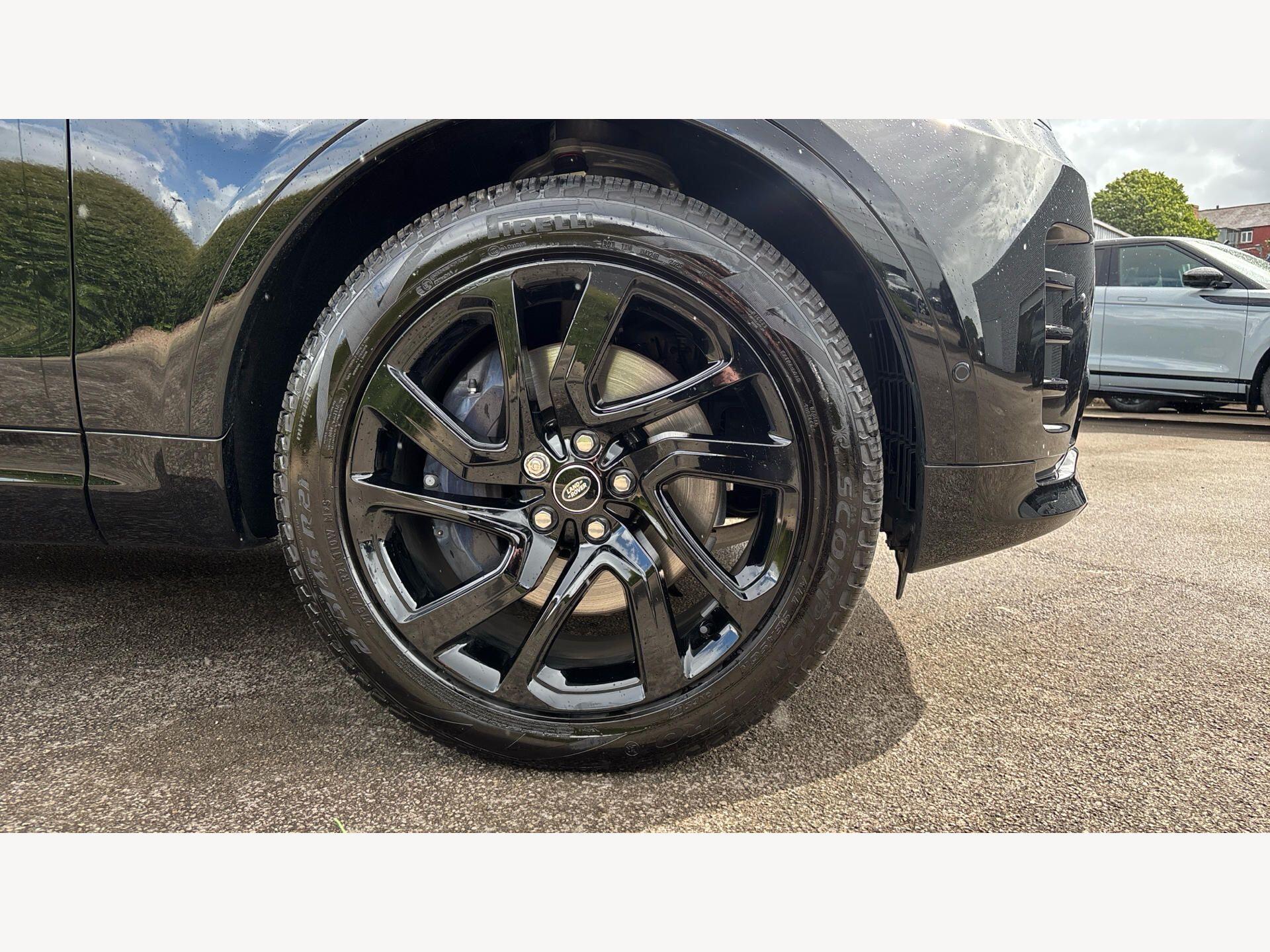 Land Rover Discovery view 9