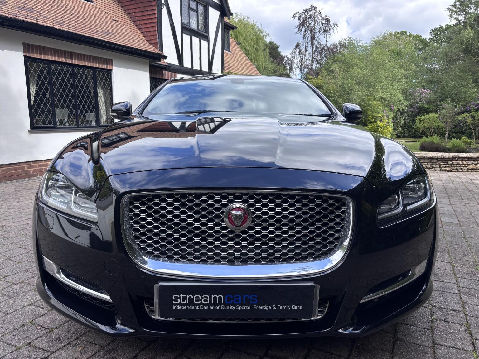 Jaguar XJ view 2
