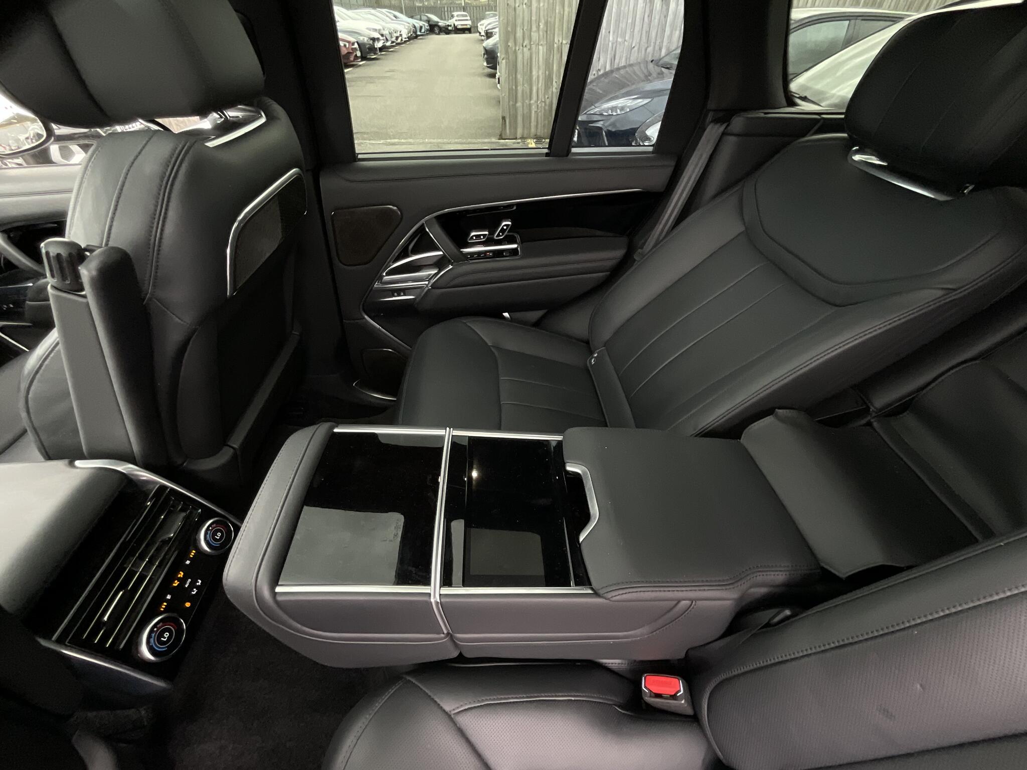 Land Rover Range Rover view 16