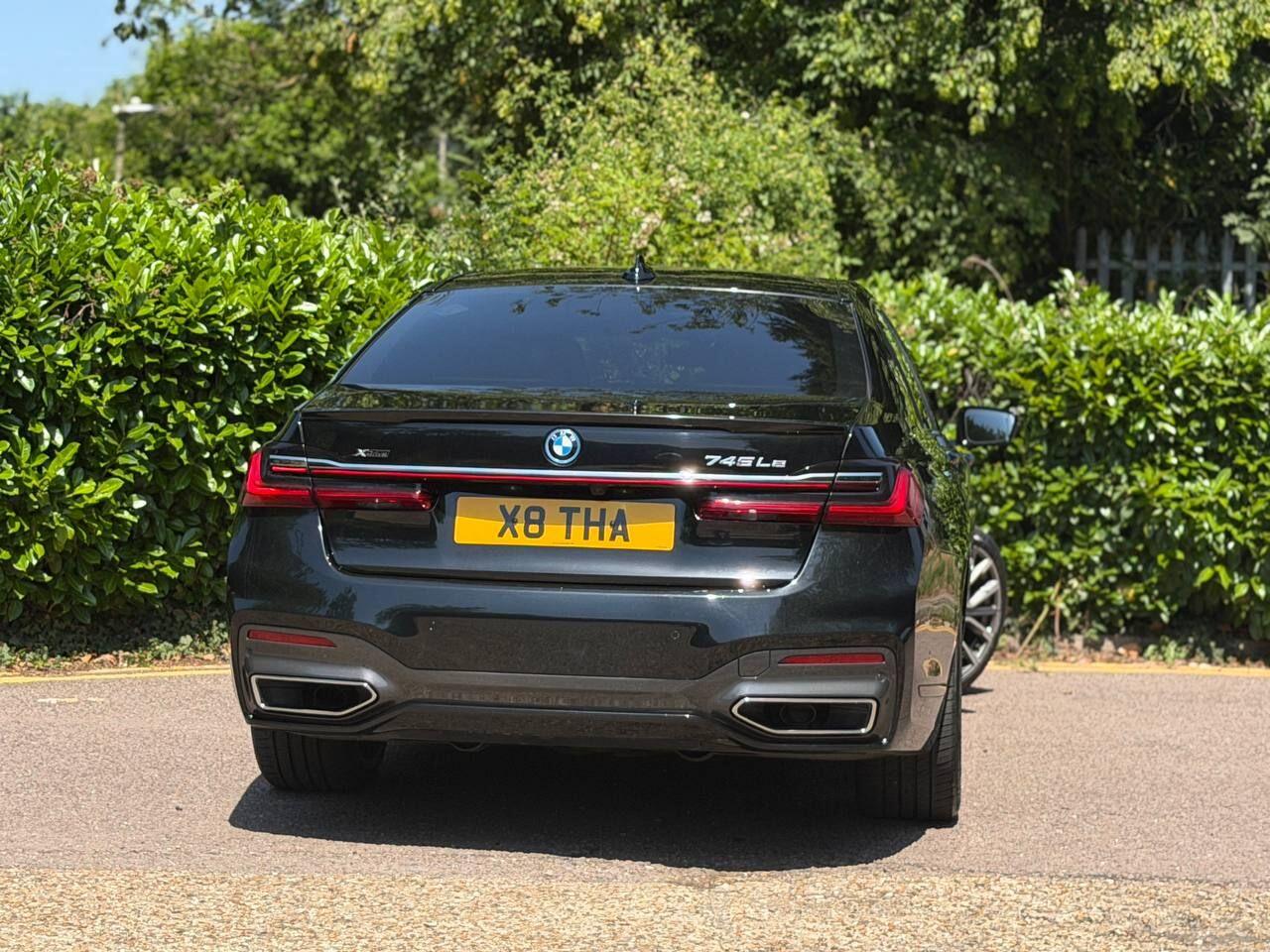 BMW 7 Series view 87