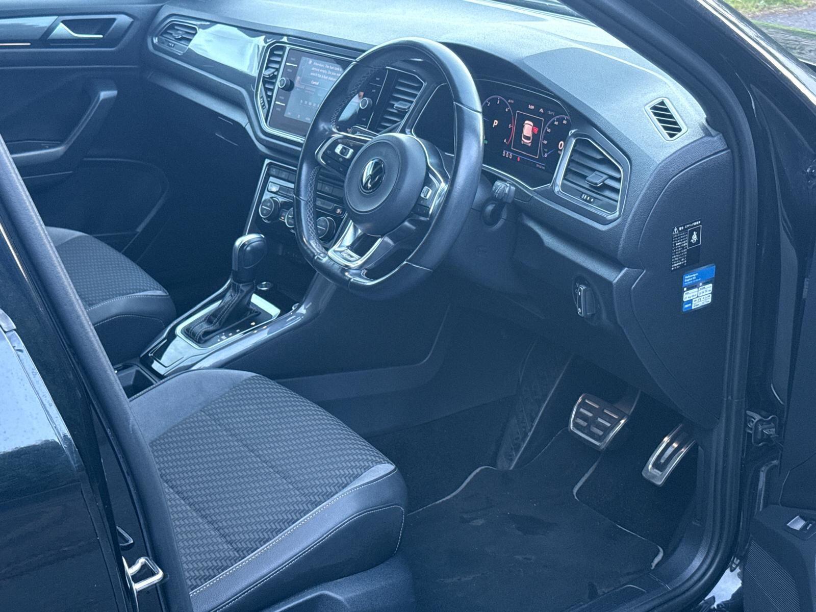 Volkswagen T-Roc view 14
