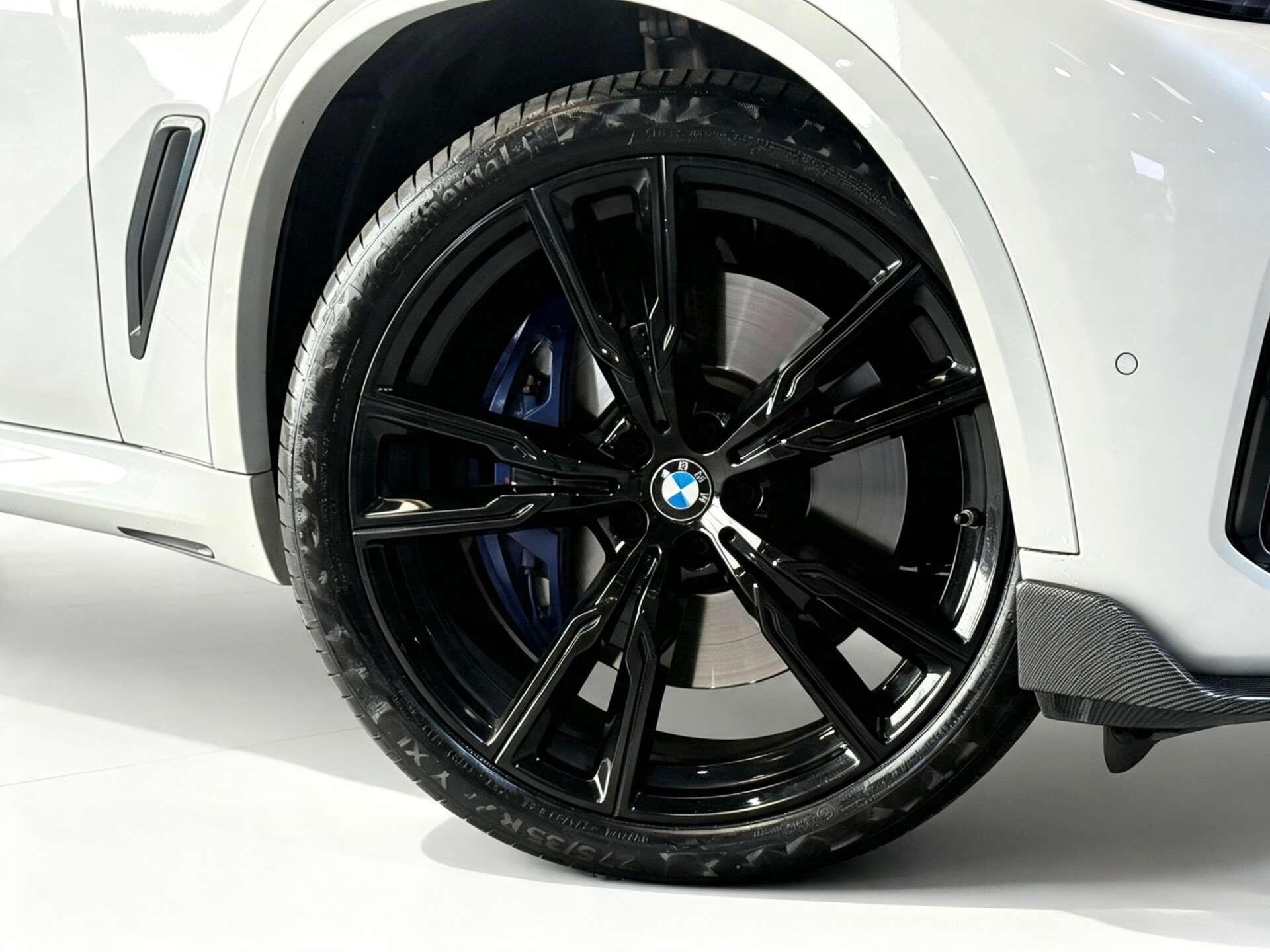 BMW X5 view 4