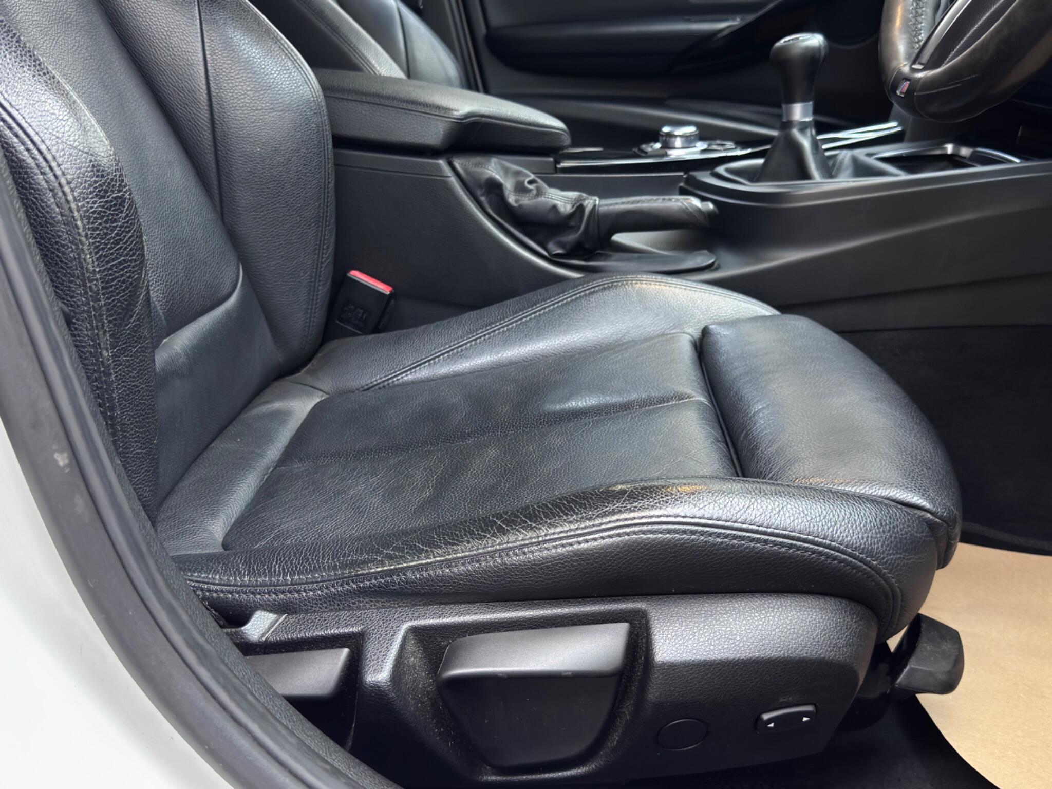 BMW 3 Series view 52