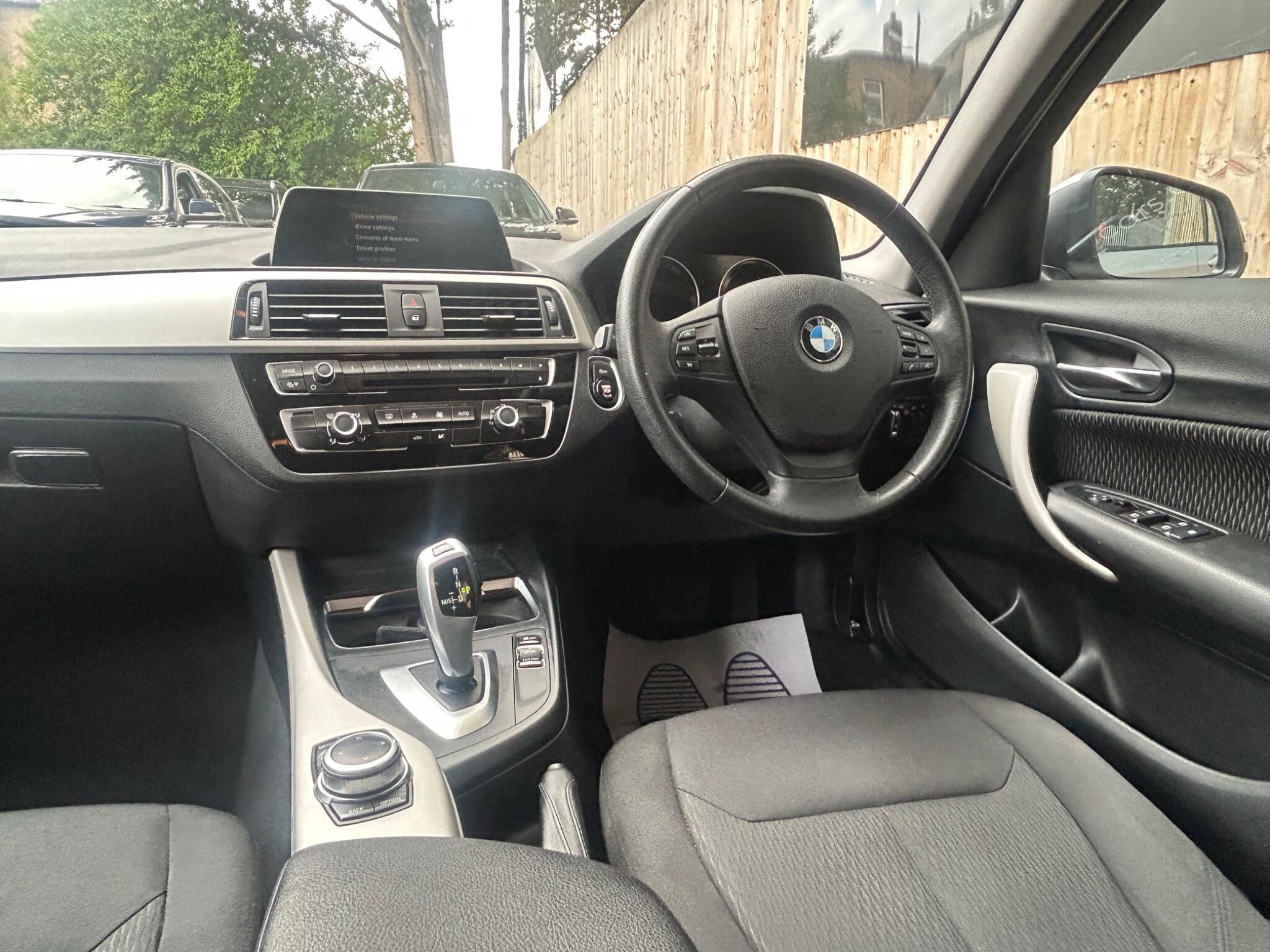 BMW 1 Series view 28