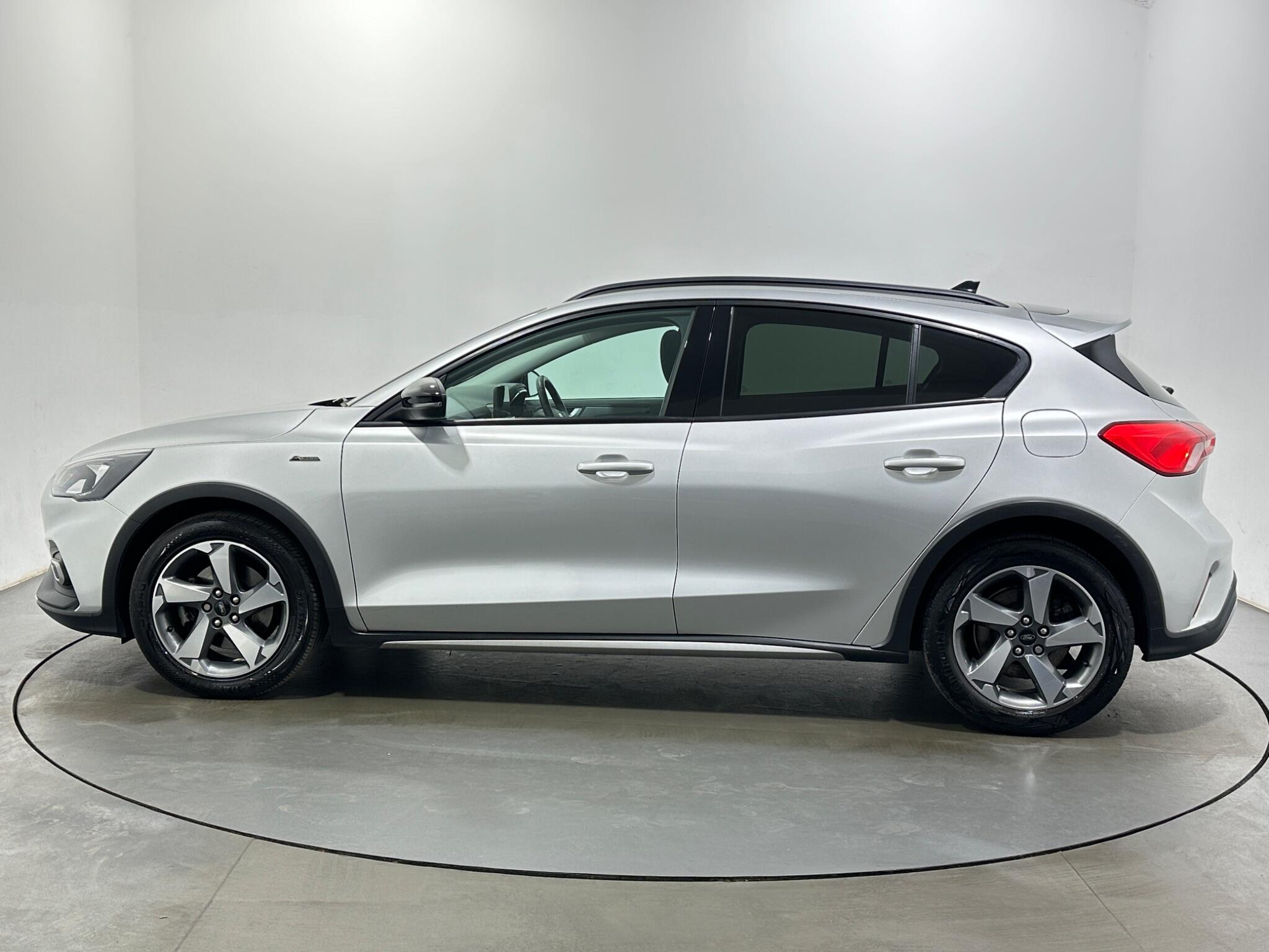 Ford Focus view 5