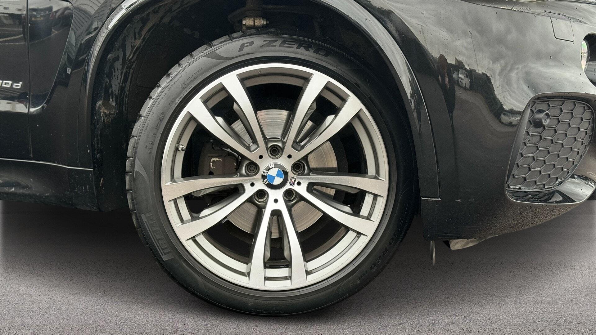 BMW X5 view 12