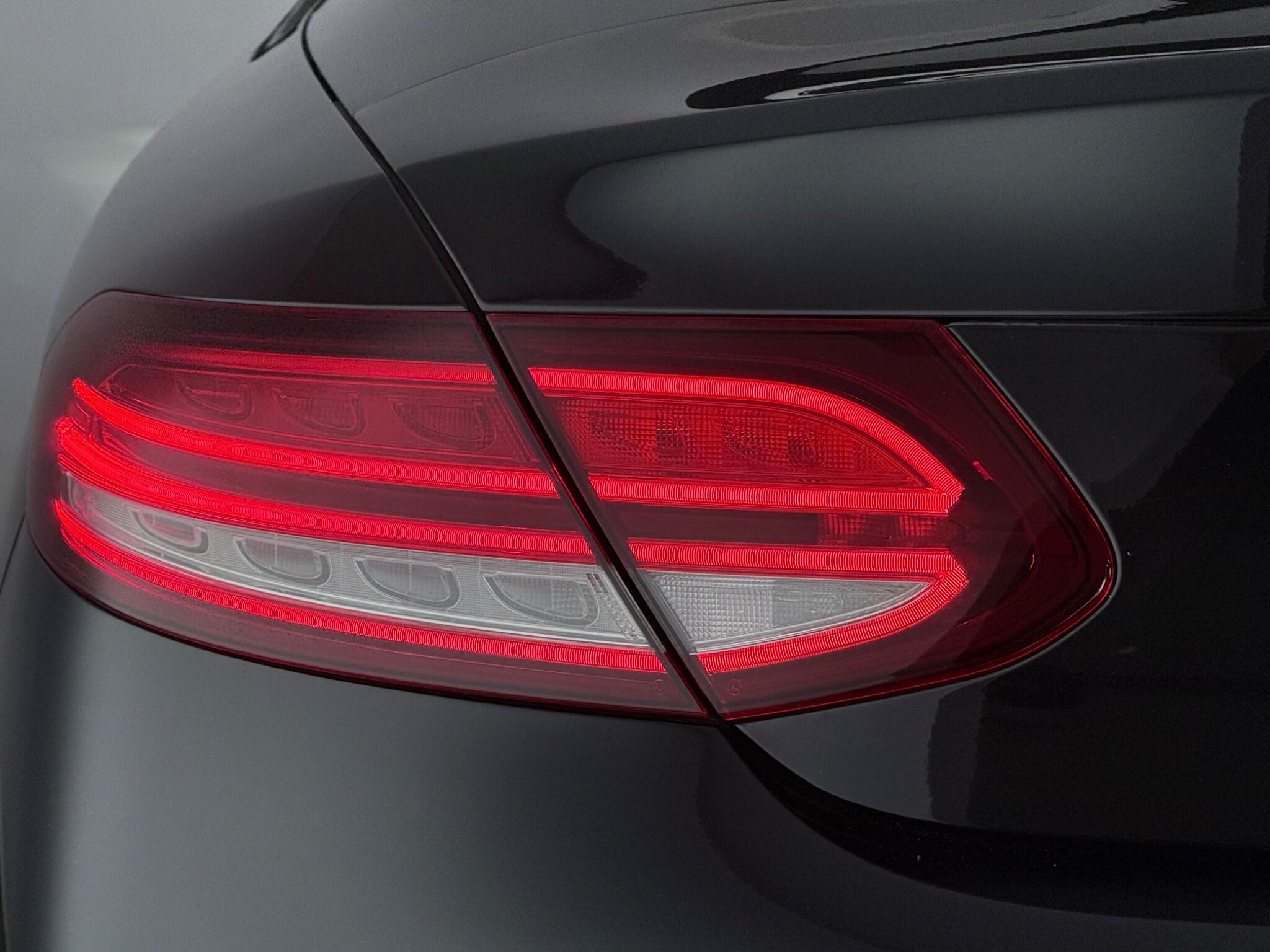 Mercedes-Benz C-Class view 12