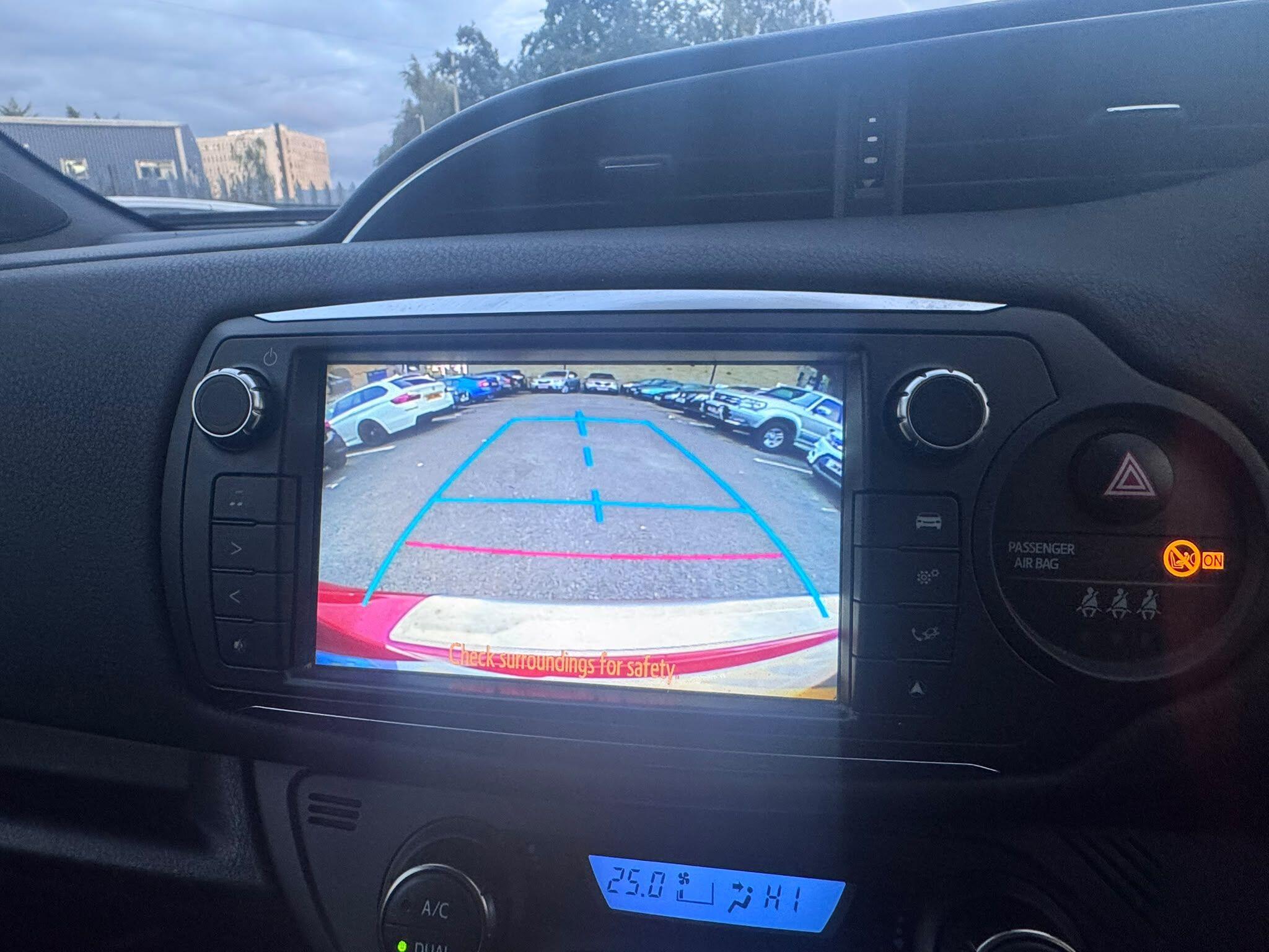 Toyota Yaris view 25