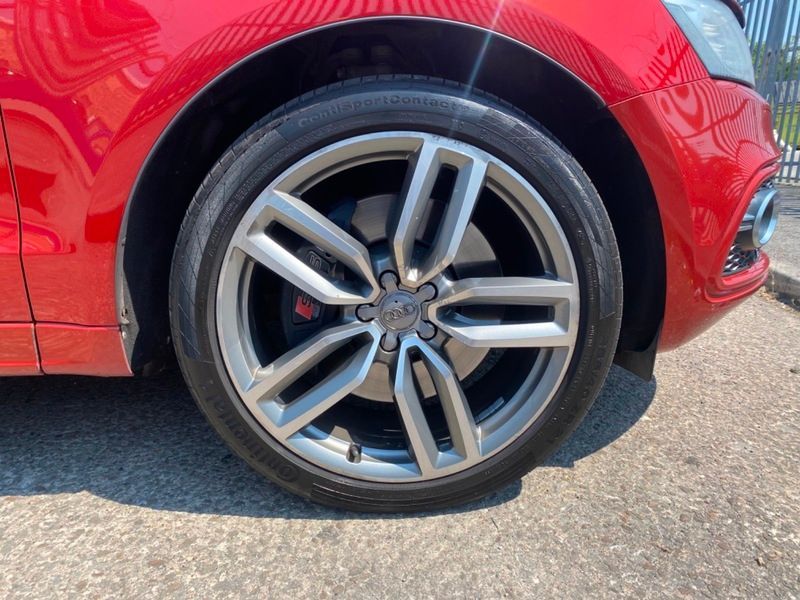 2013 Audi SQ5 image 32