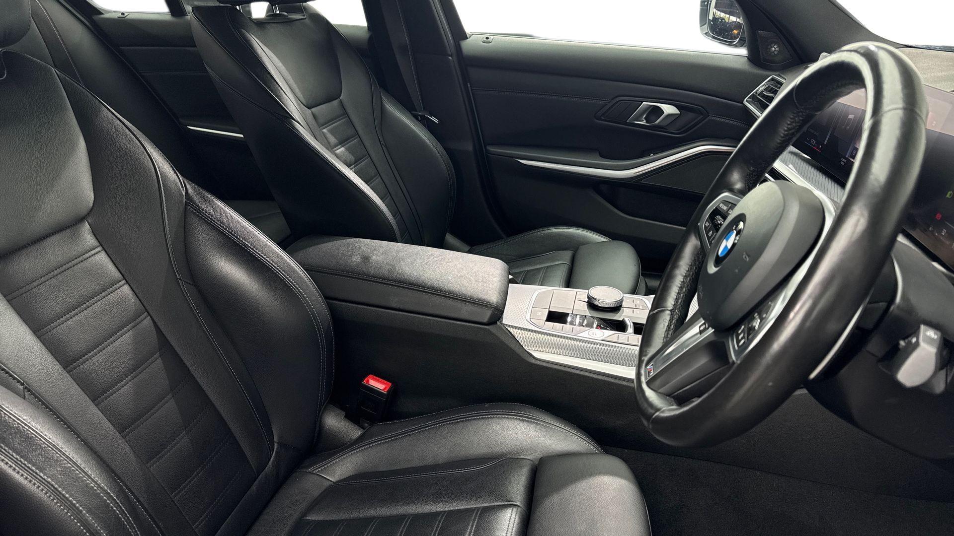 BMW 3 Series view 11
