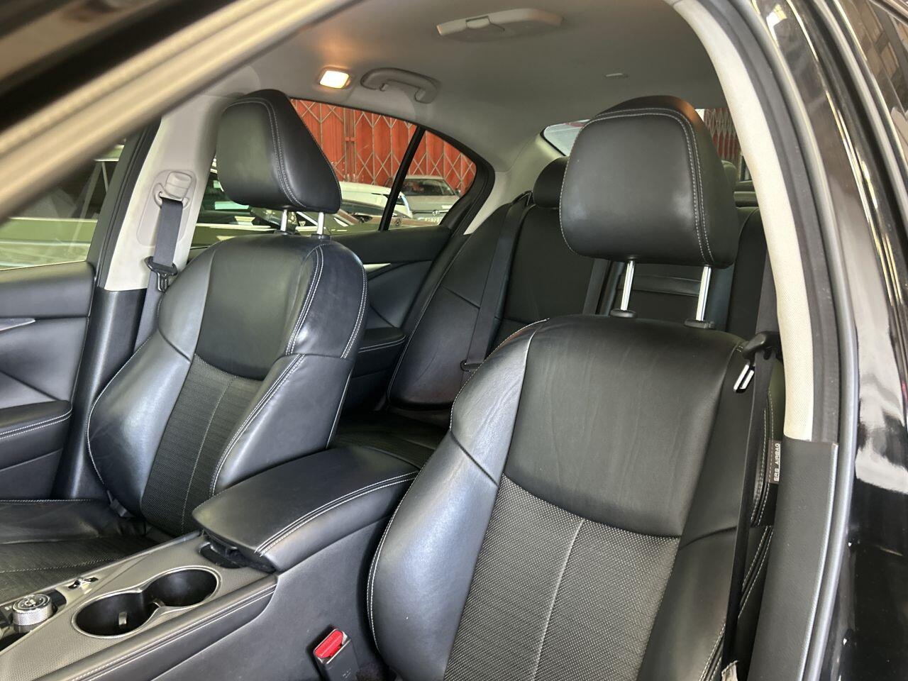 Infiniti Q50 view 56