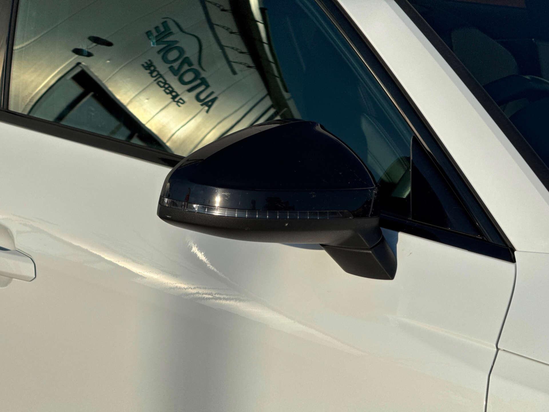 Audi A4 Avant view 17