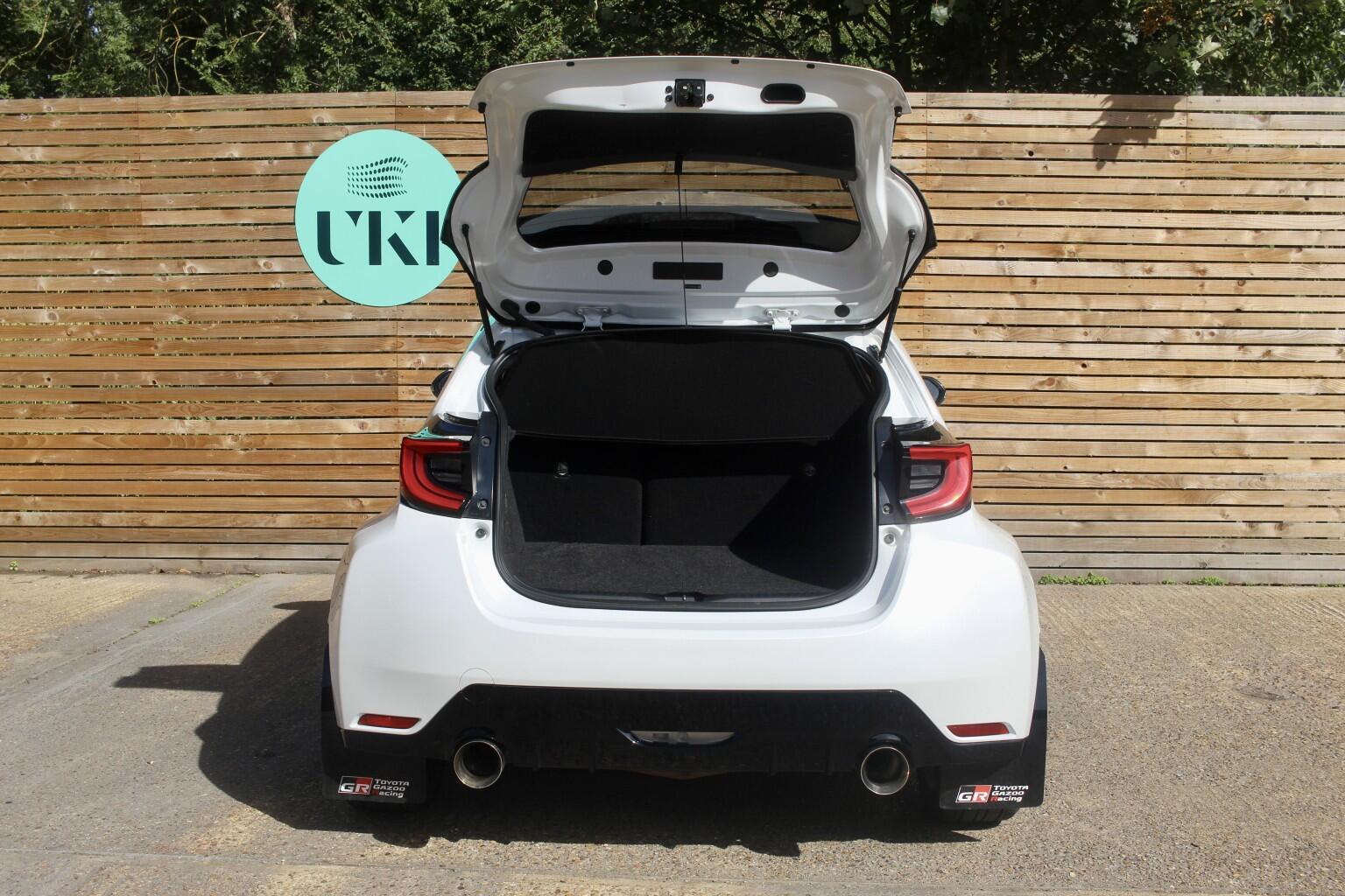 Toyota Yaris view 26