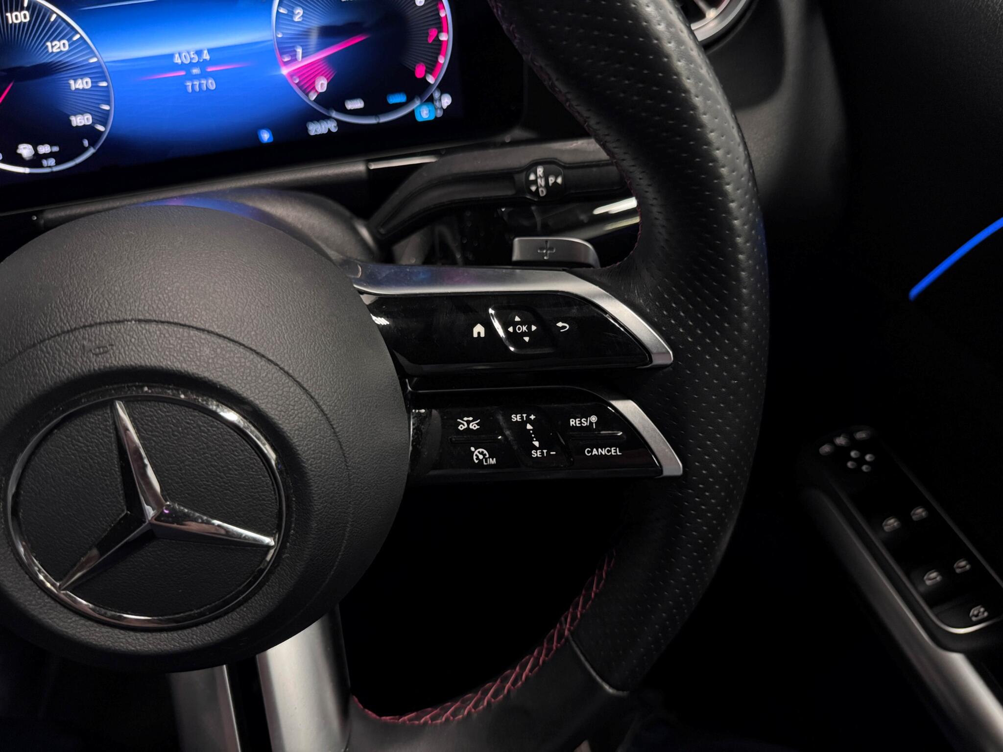 Mercedes-Benz Gla view 13