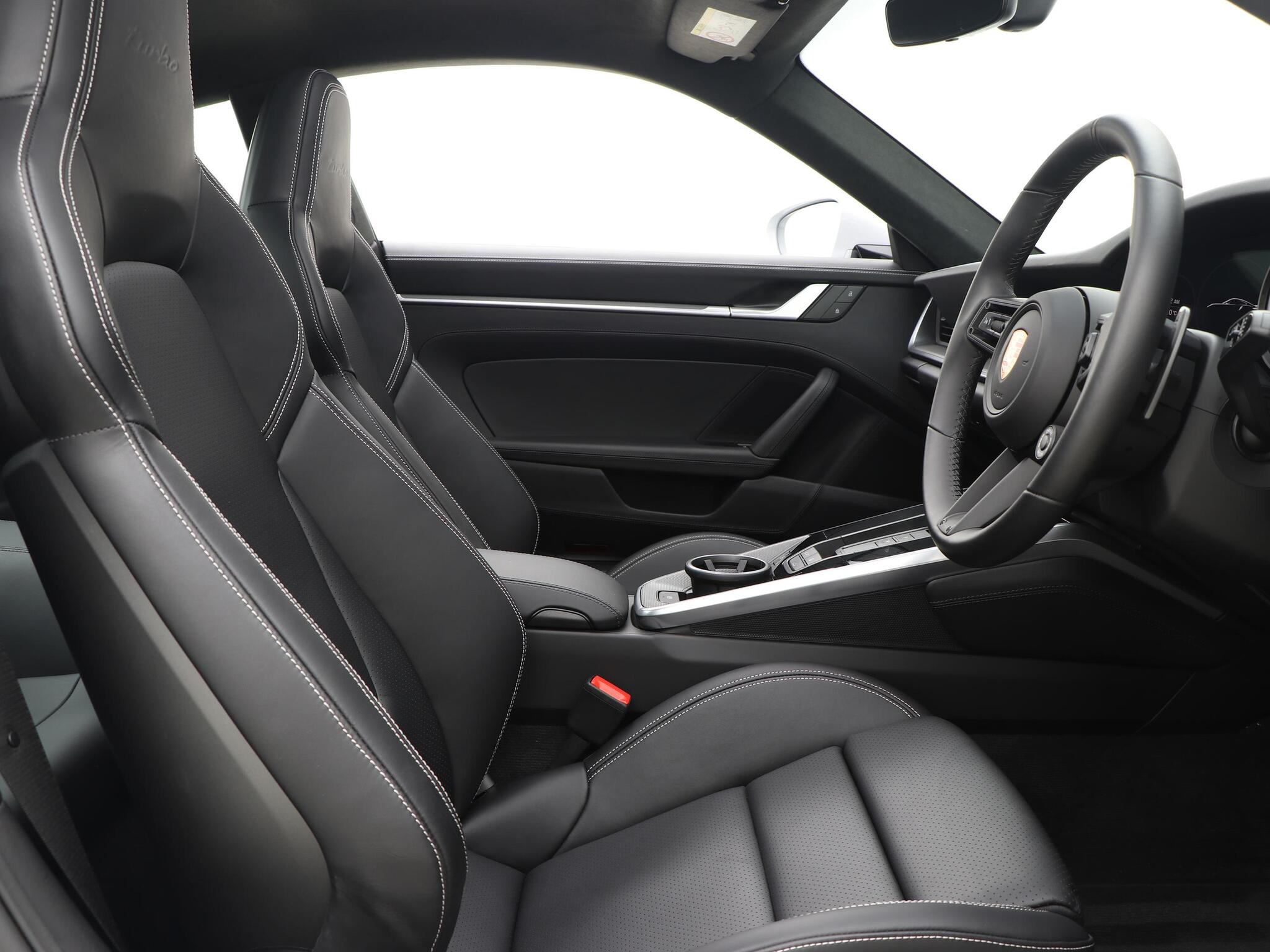 Porsche 911 view 34