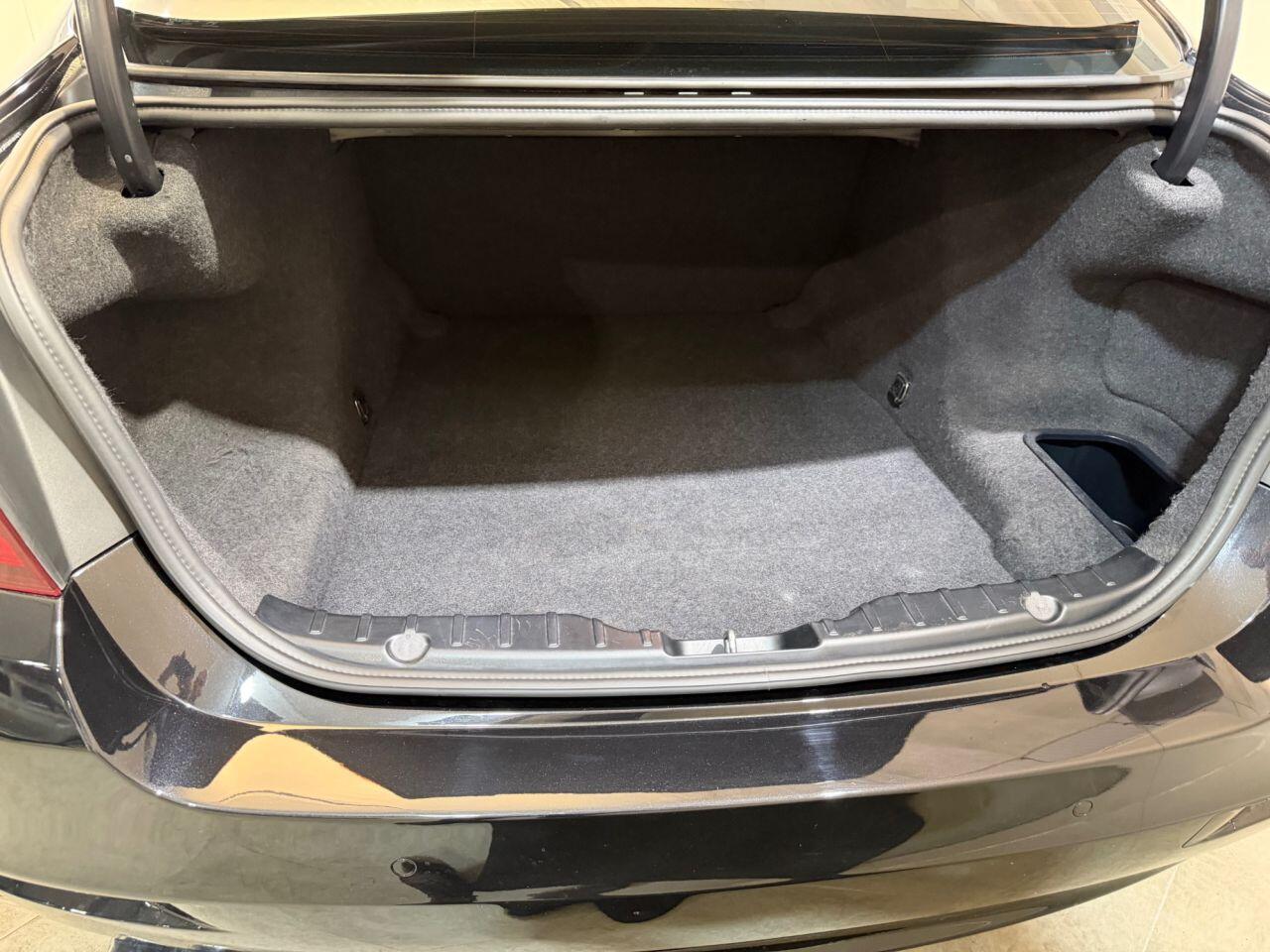 BMW 5 Series view 22