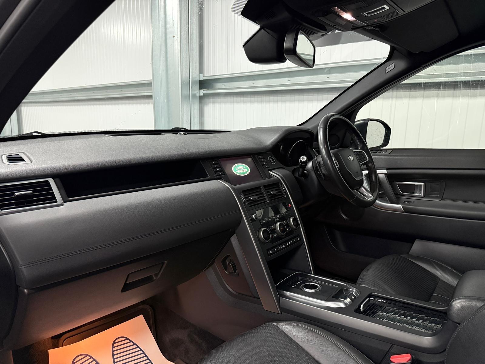 Land Rover Discovery Sport view 19