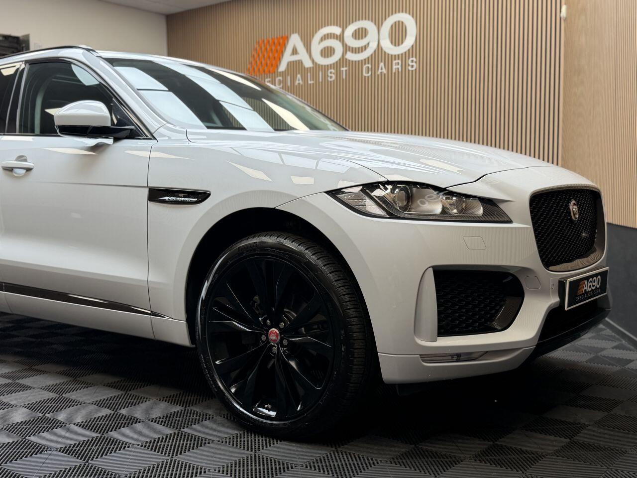 Jaguar F-Pace view 13