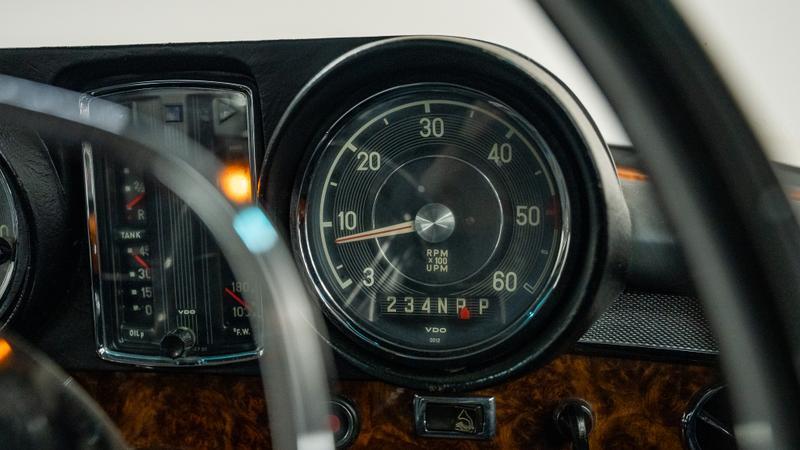 Mercedes-Benz 600 view 33