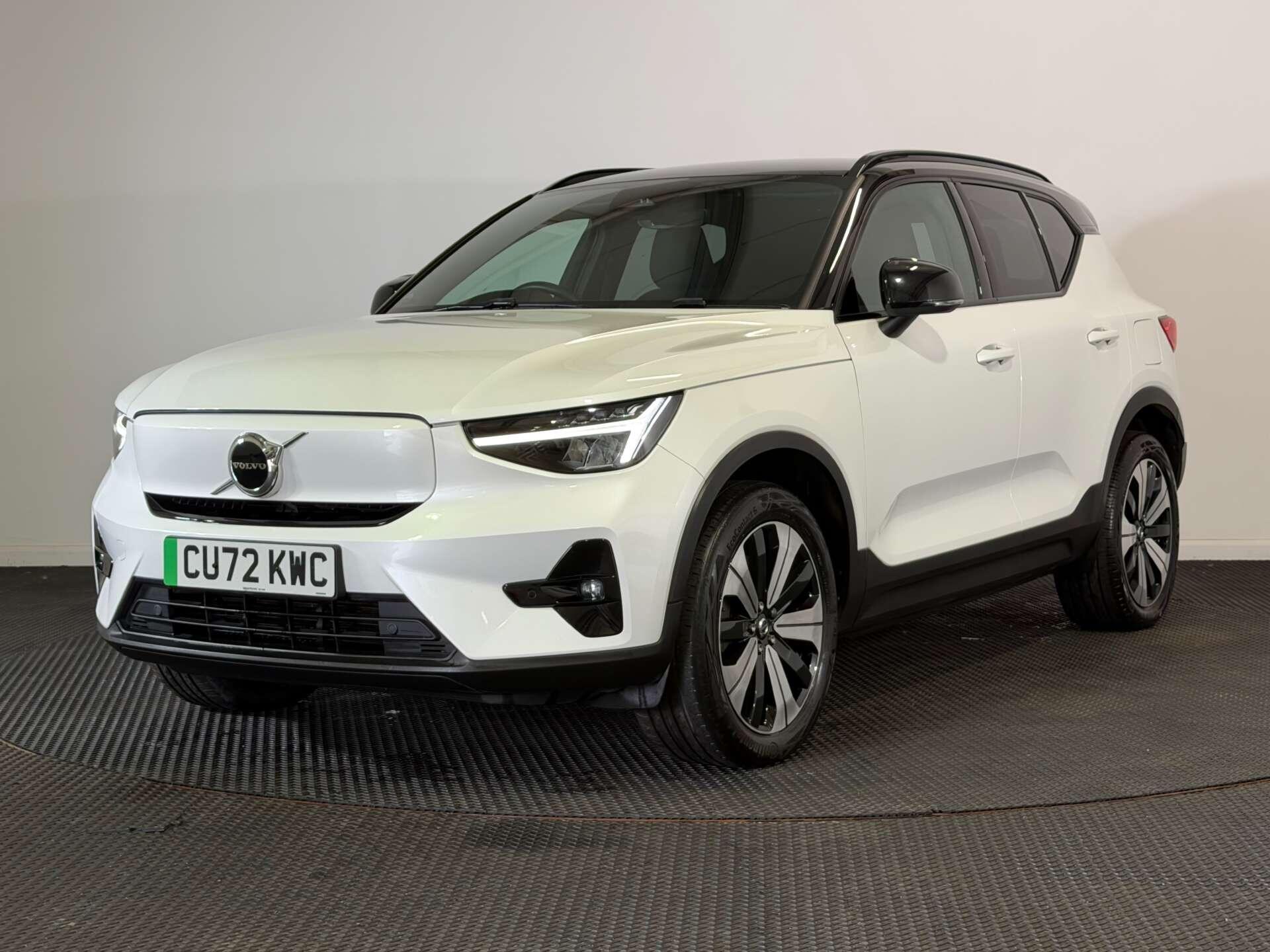 Volvo XC40 view 3