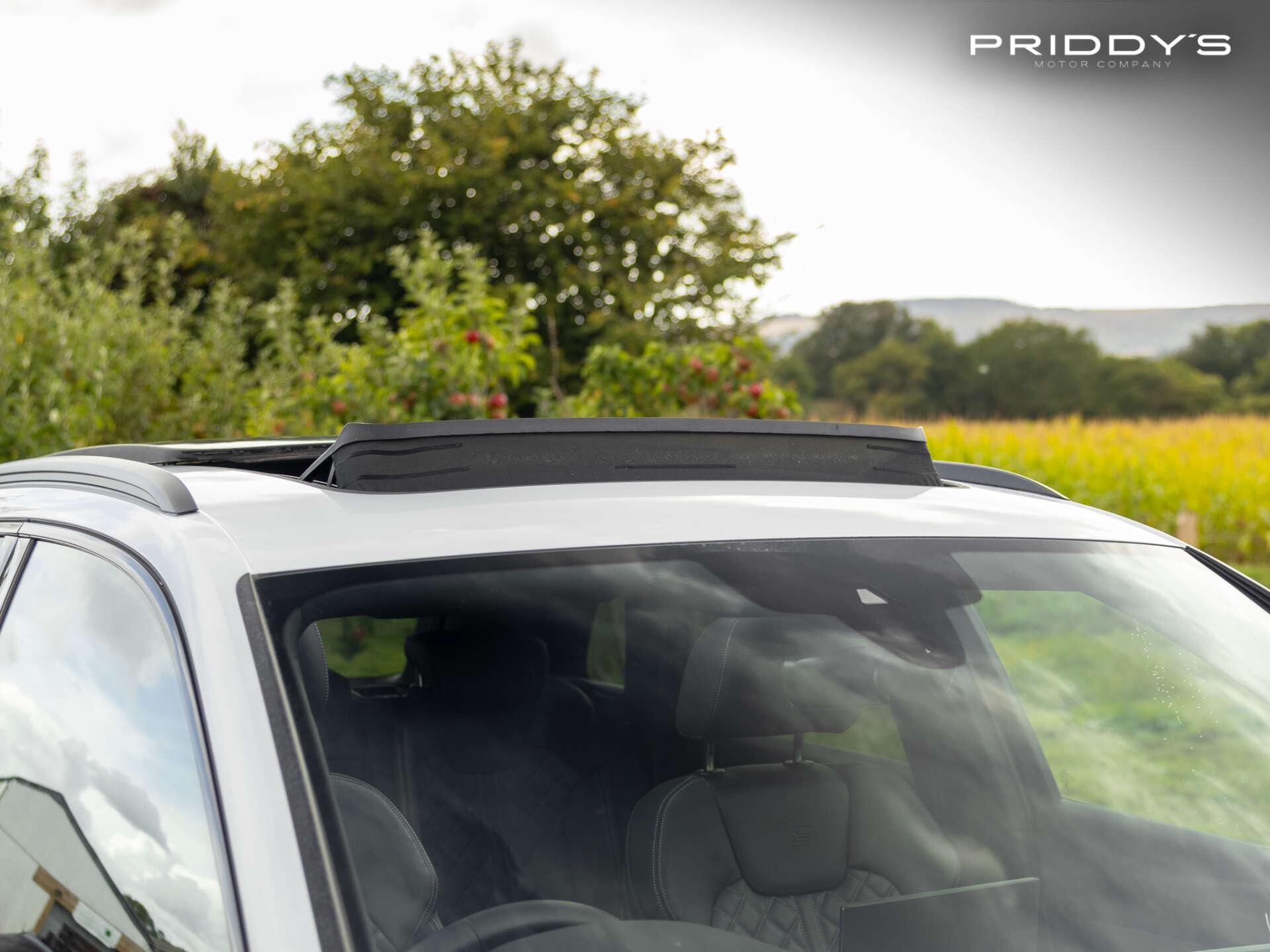 Audi Q5 view 7