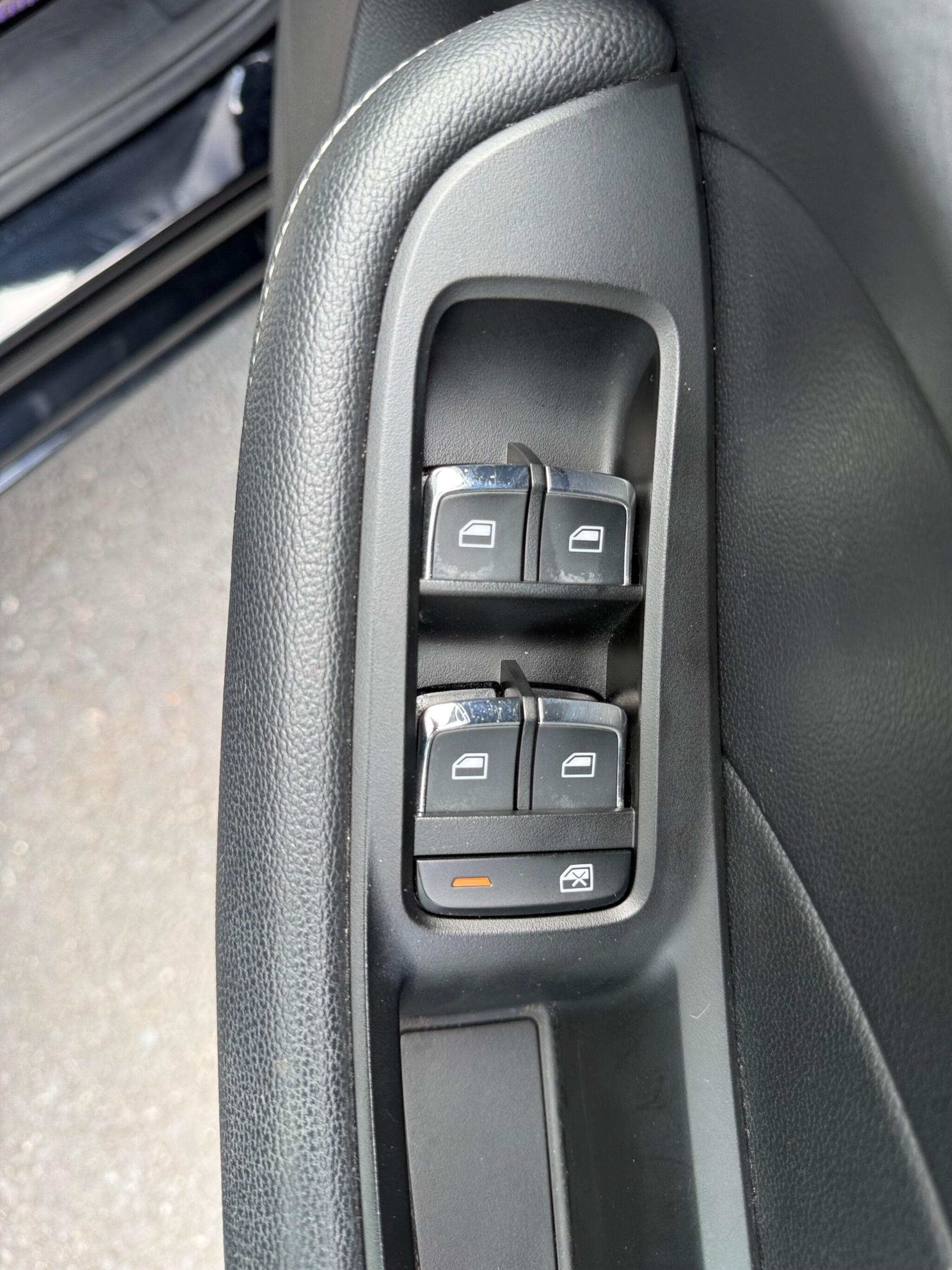 MG MG5 view 15