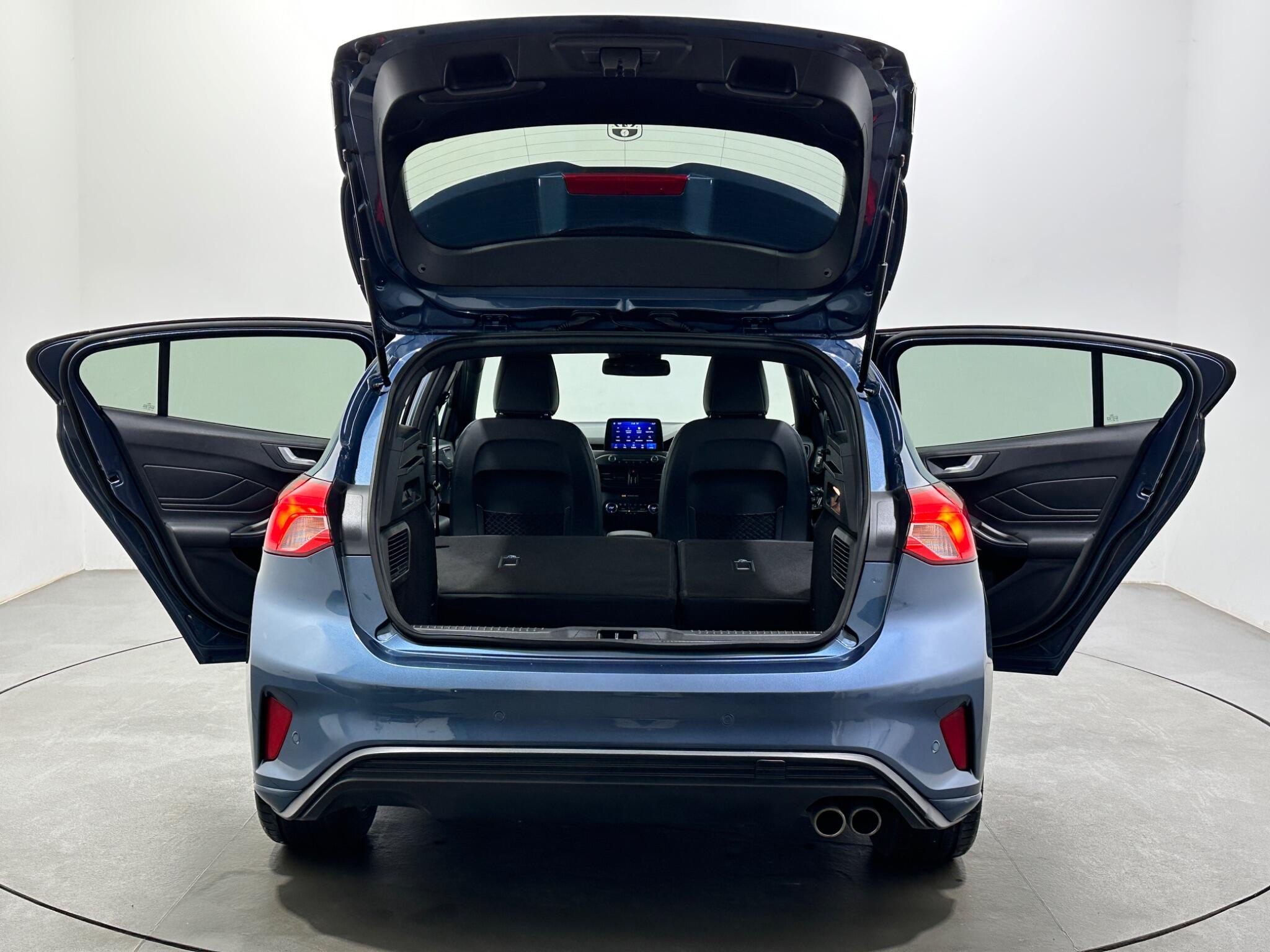 Ford Focus view 45
