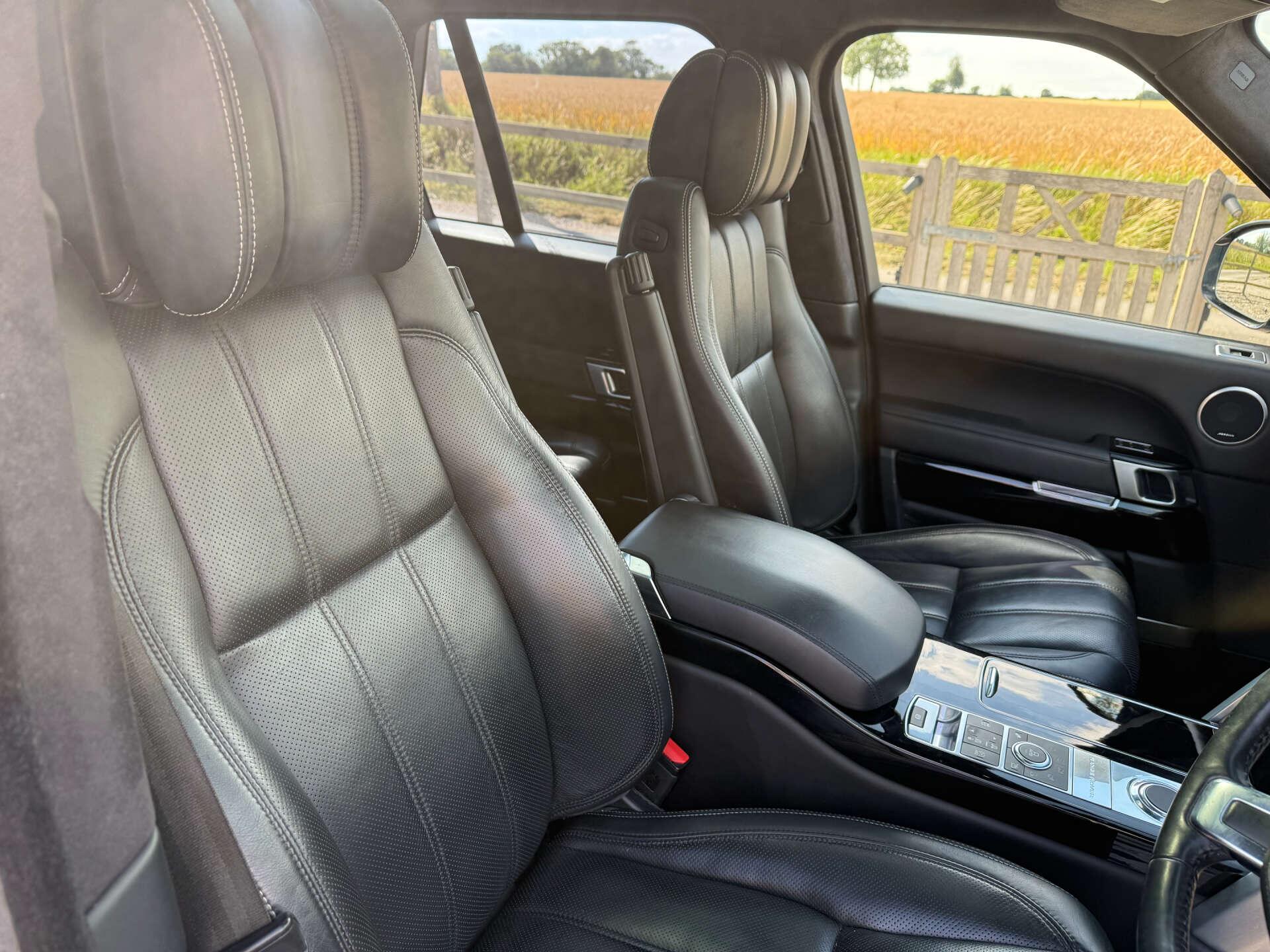 Land Rover Range Rover view 22