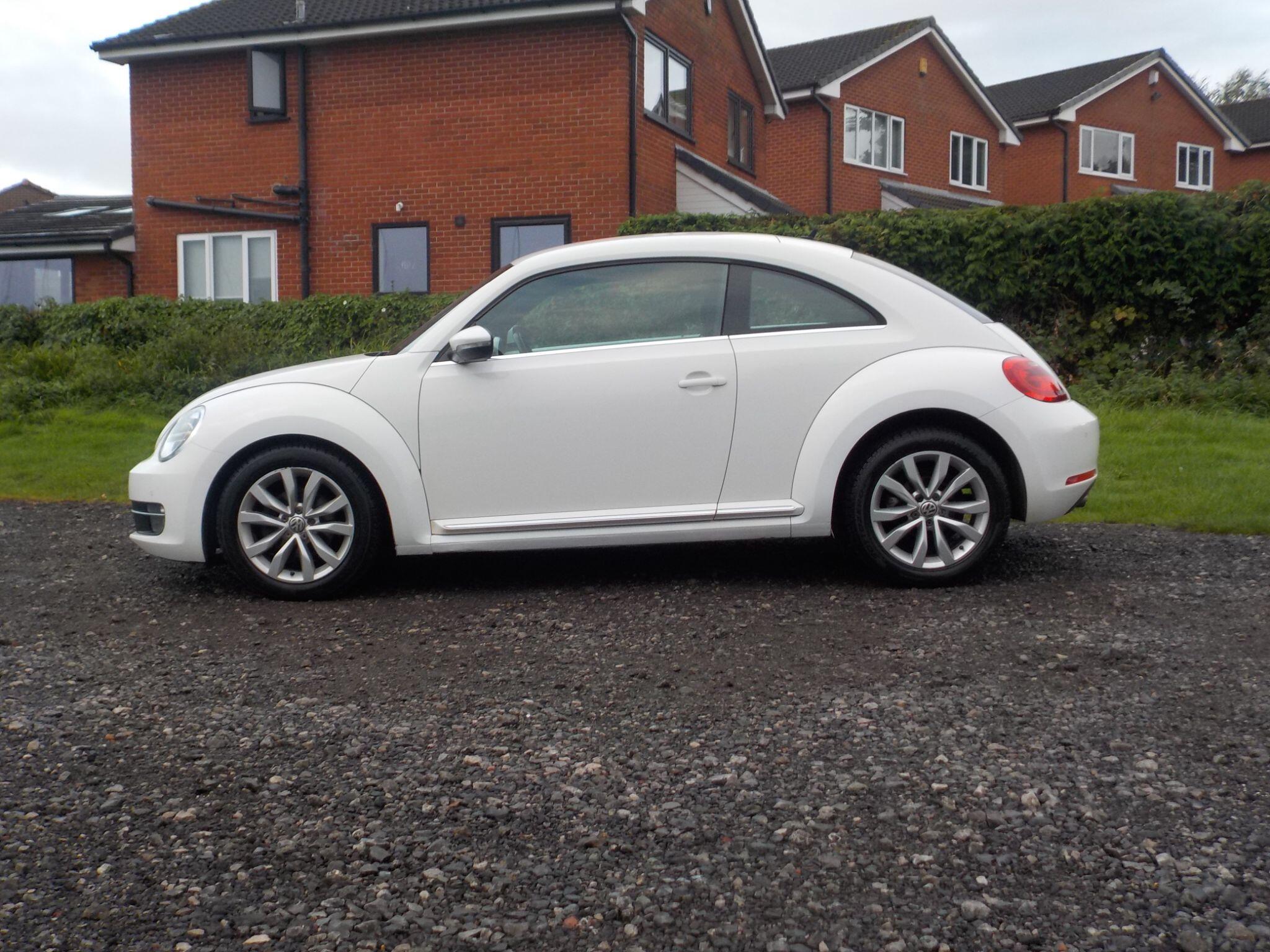 Volkswagen Beetle 1.6 TDI BlueMotion Tech Design Euro 5 (s/s) 3dr