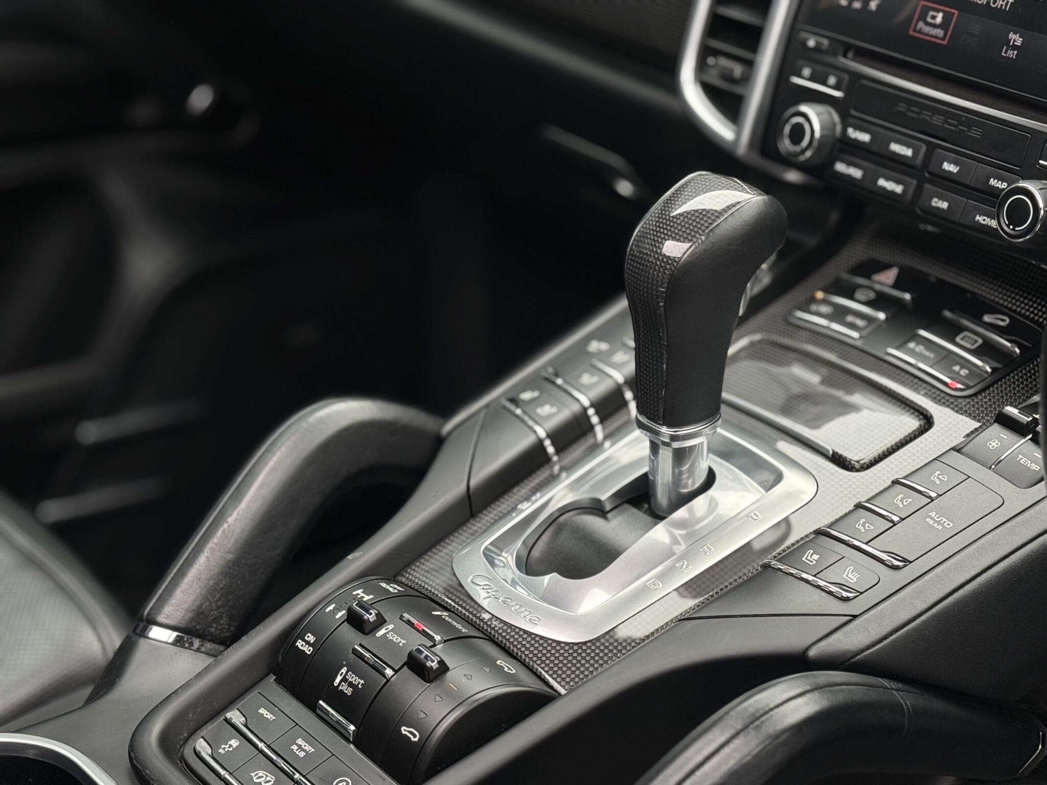 Porsche Cayenne view 16