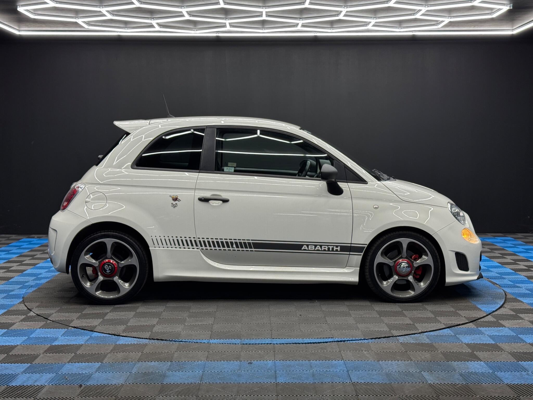 Abarth 595 view 4