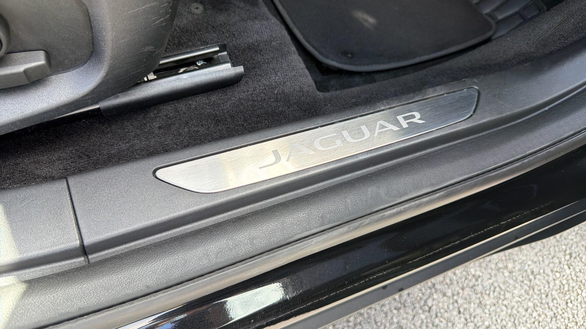 Jaguar I-Pace view 33