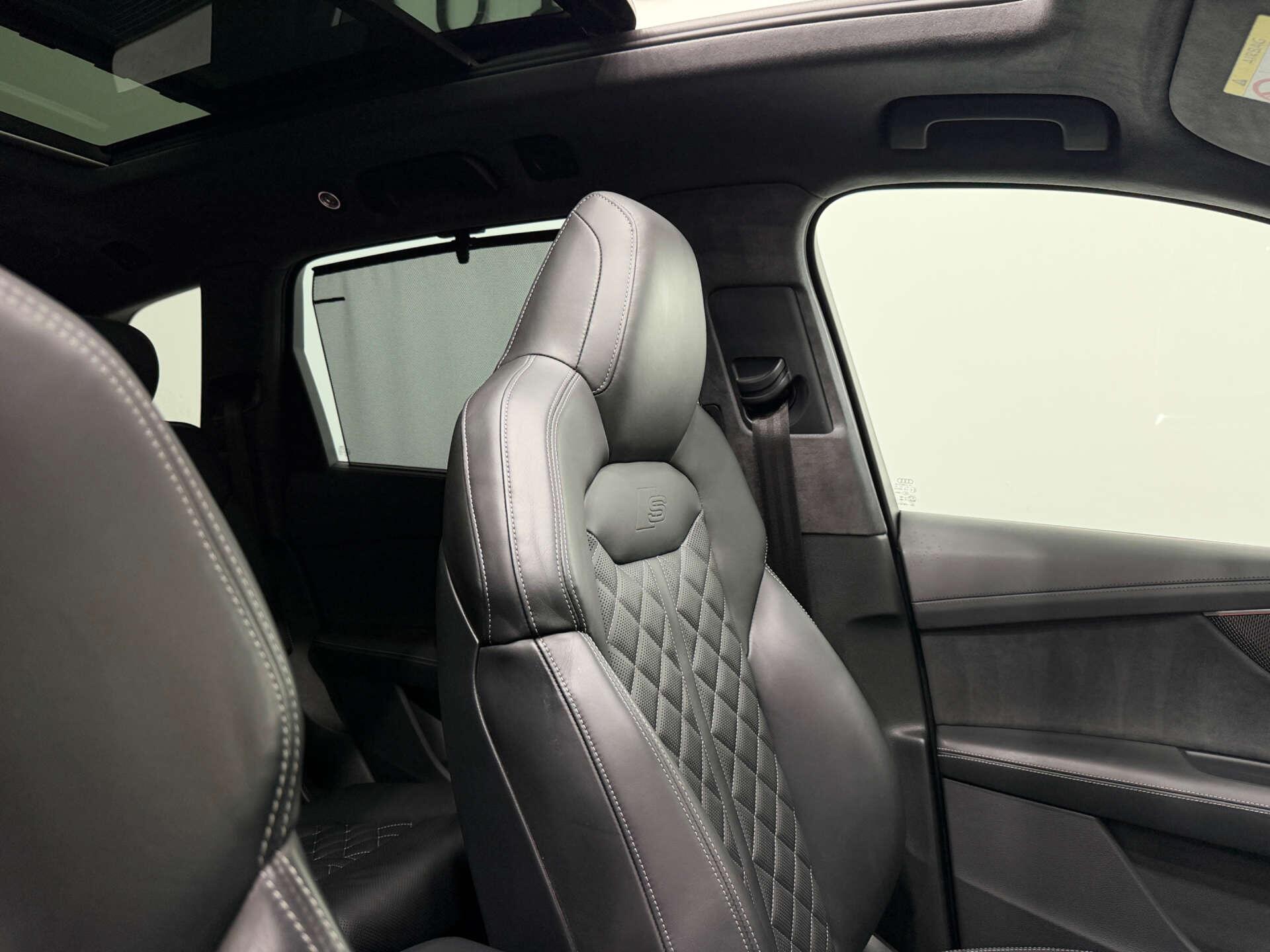 Audi SQ7 view 44
