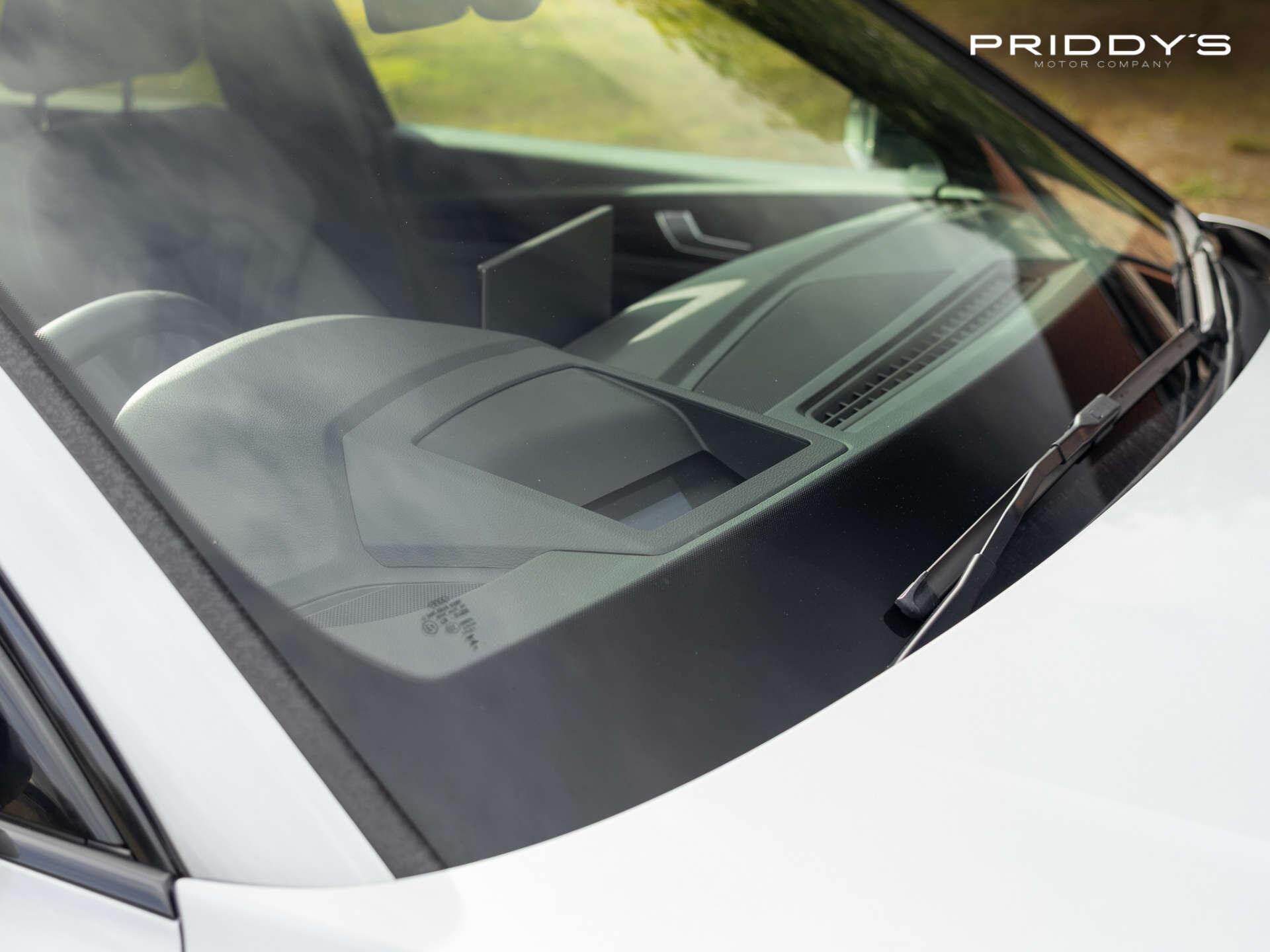 Audi Q5 view 13