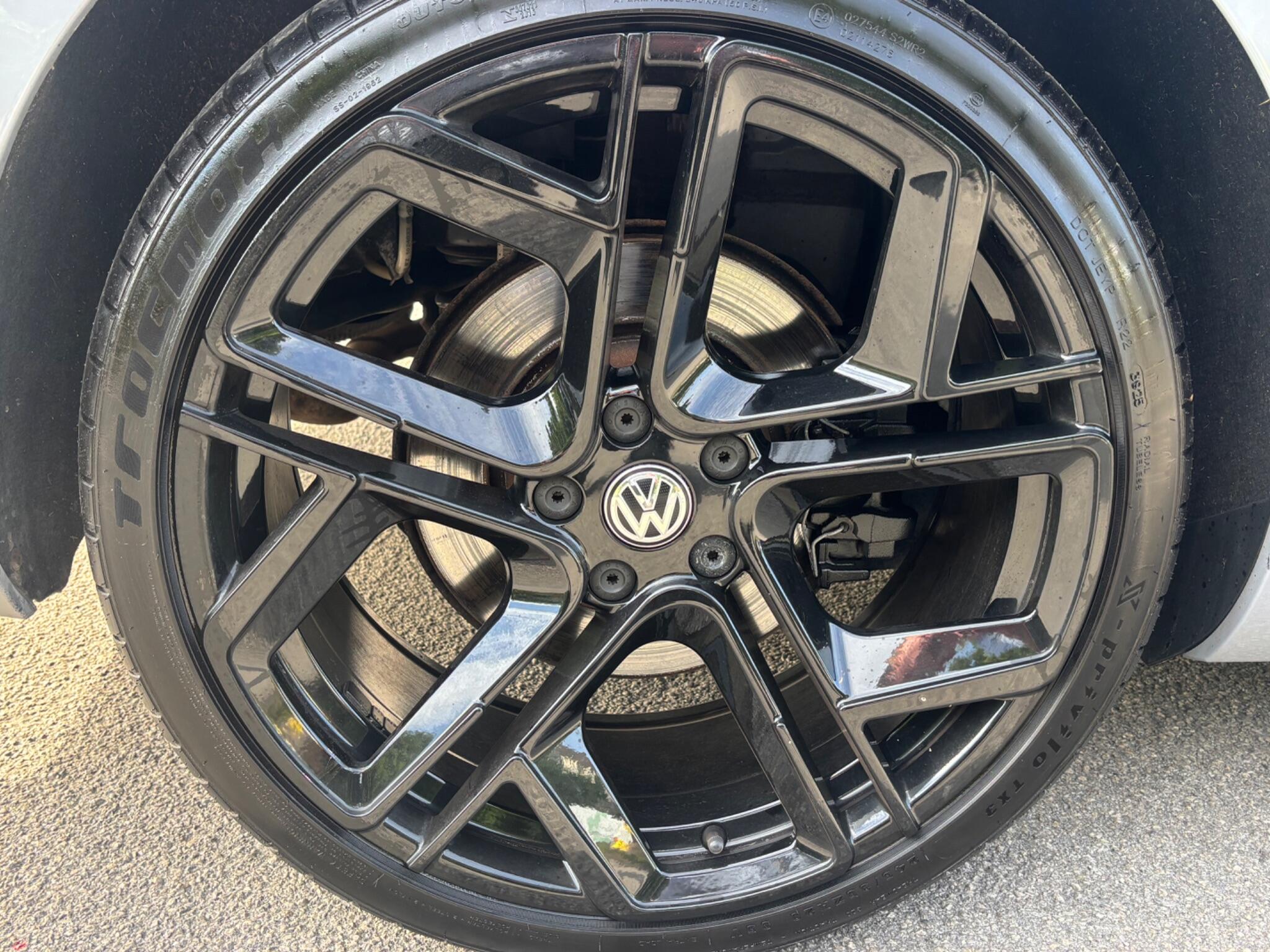 Volkswagen Arteon view 60