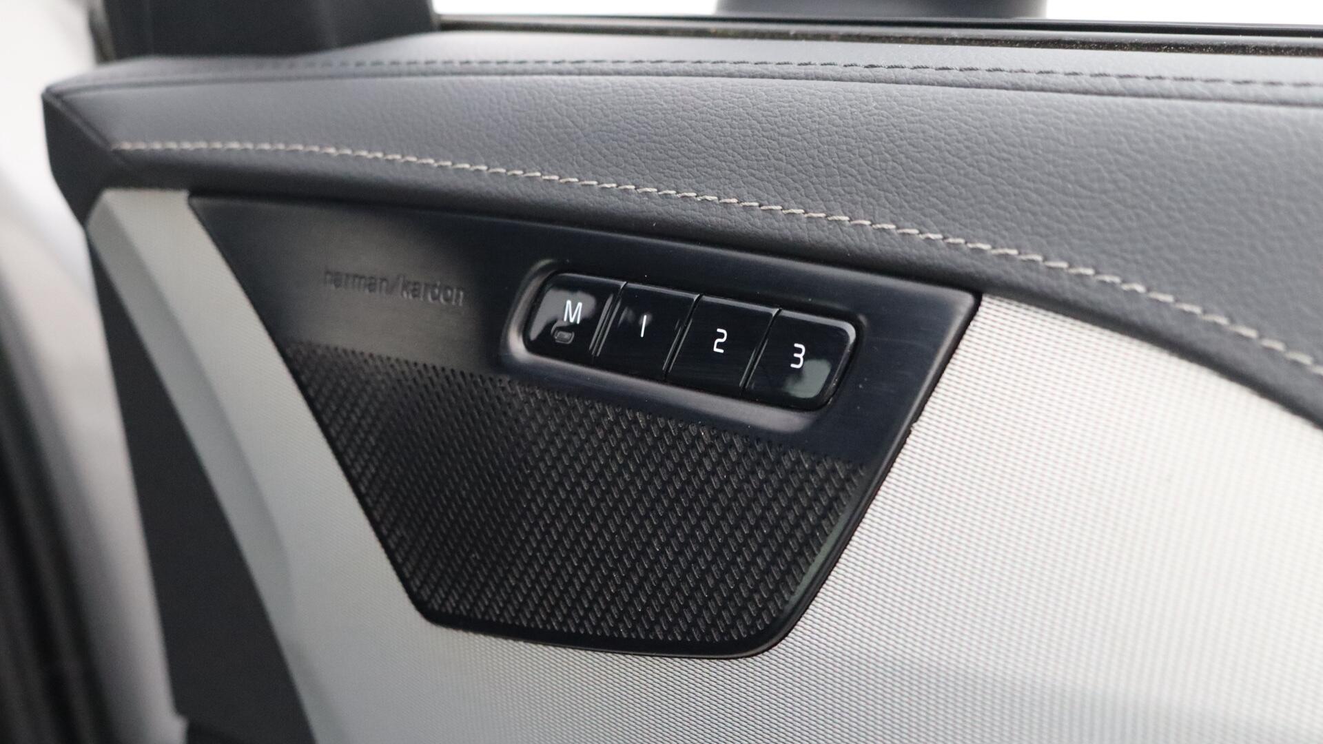 Volvo XC90 view 36