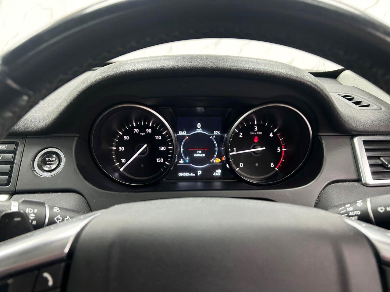 Land Rover Discovery Sport view 19