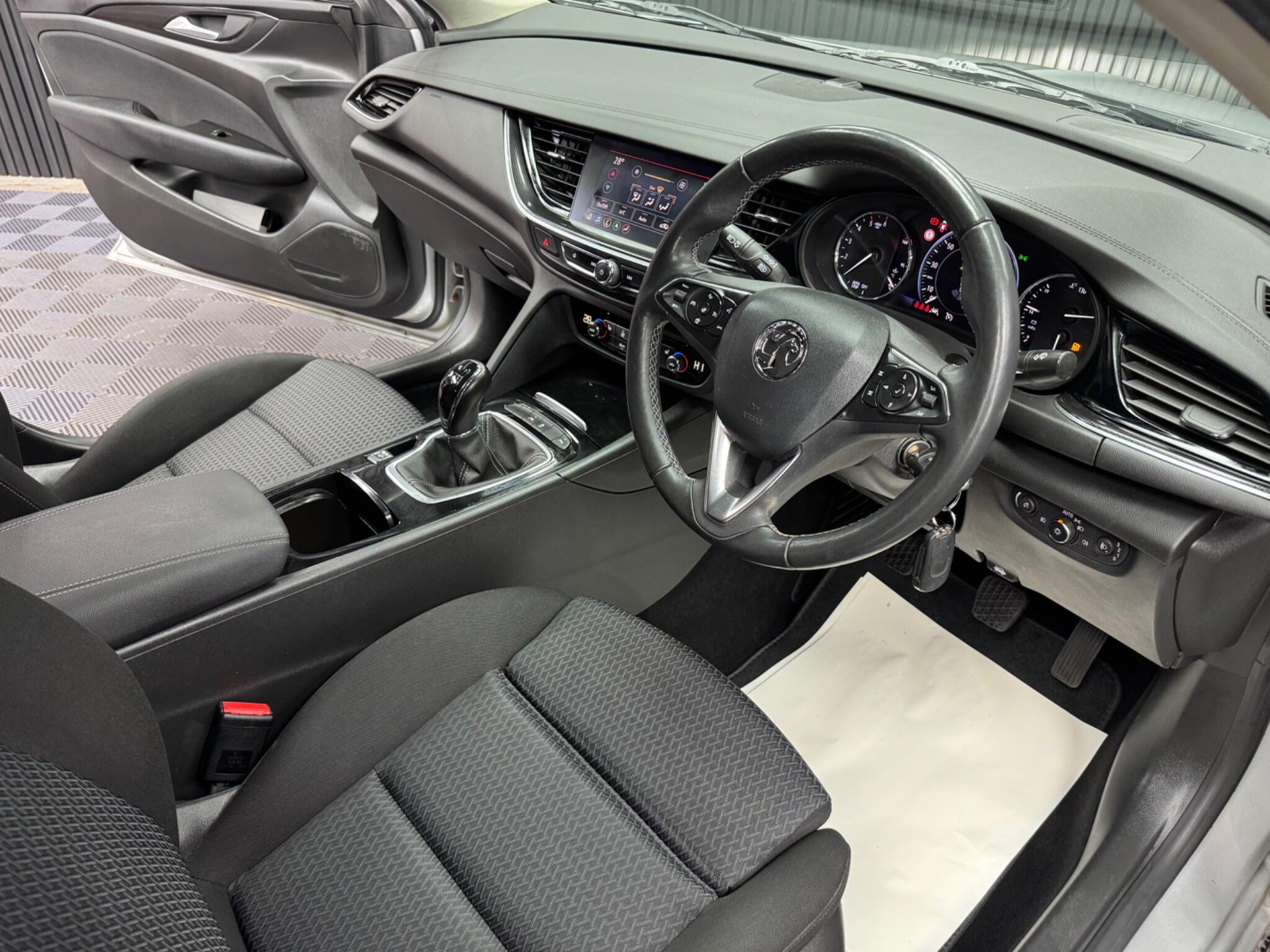 Vauxhall Insignia view 7