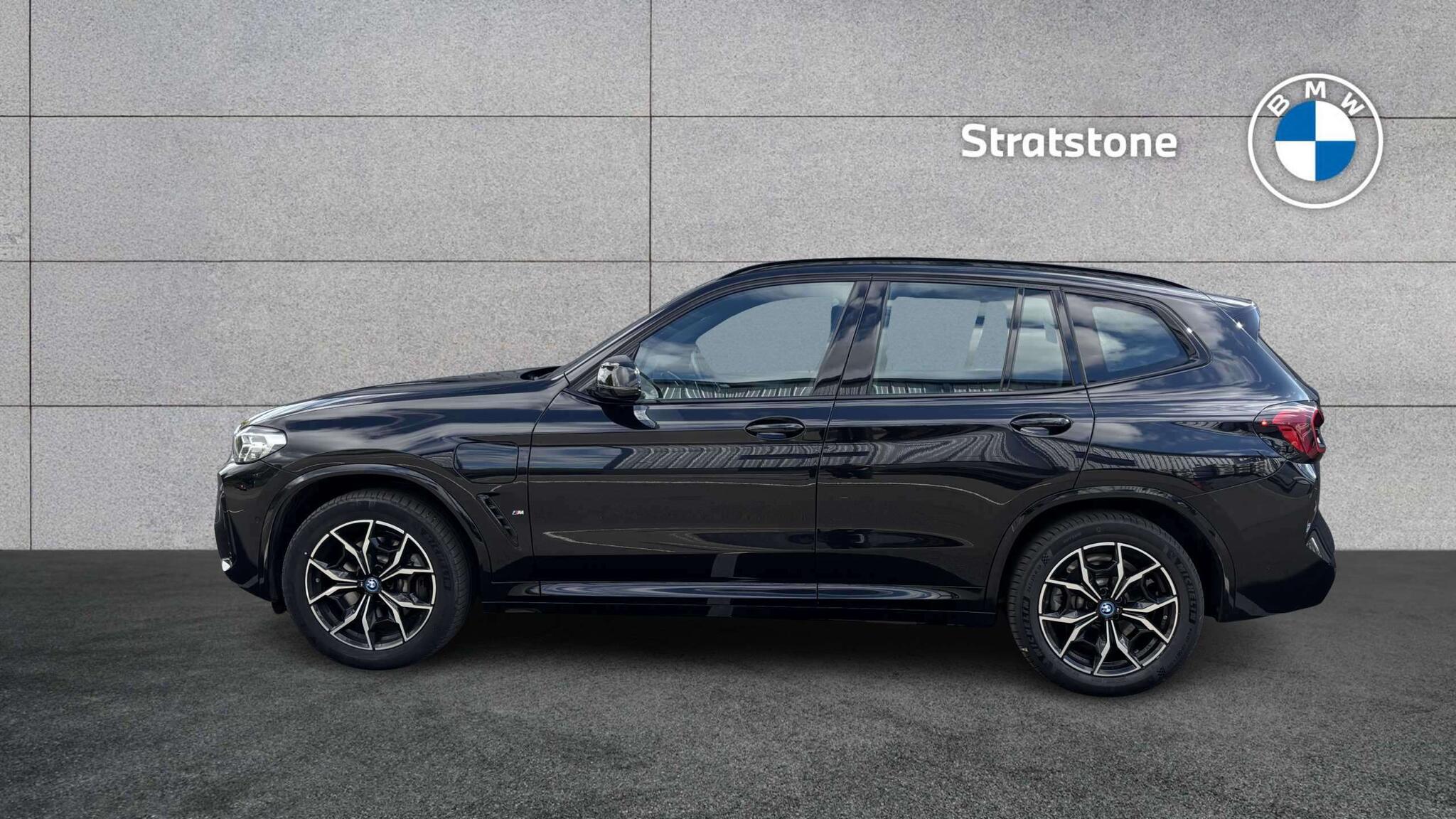 BMW X3 view 3