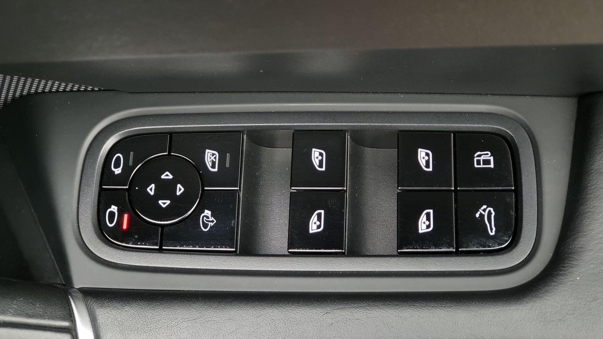 Porsche Cayenne view 21