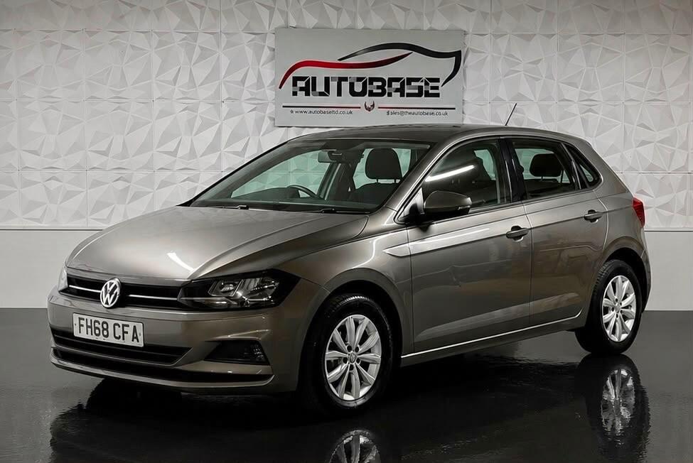 Volkswagen Polo view 3