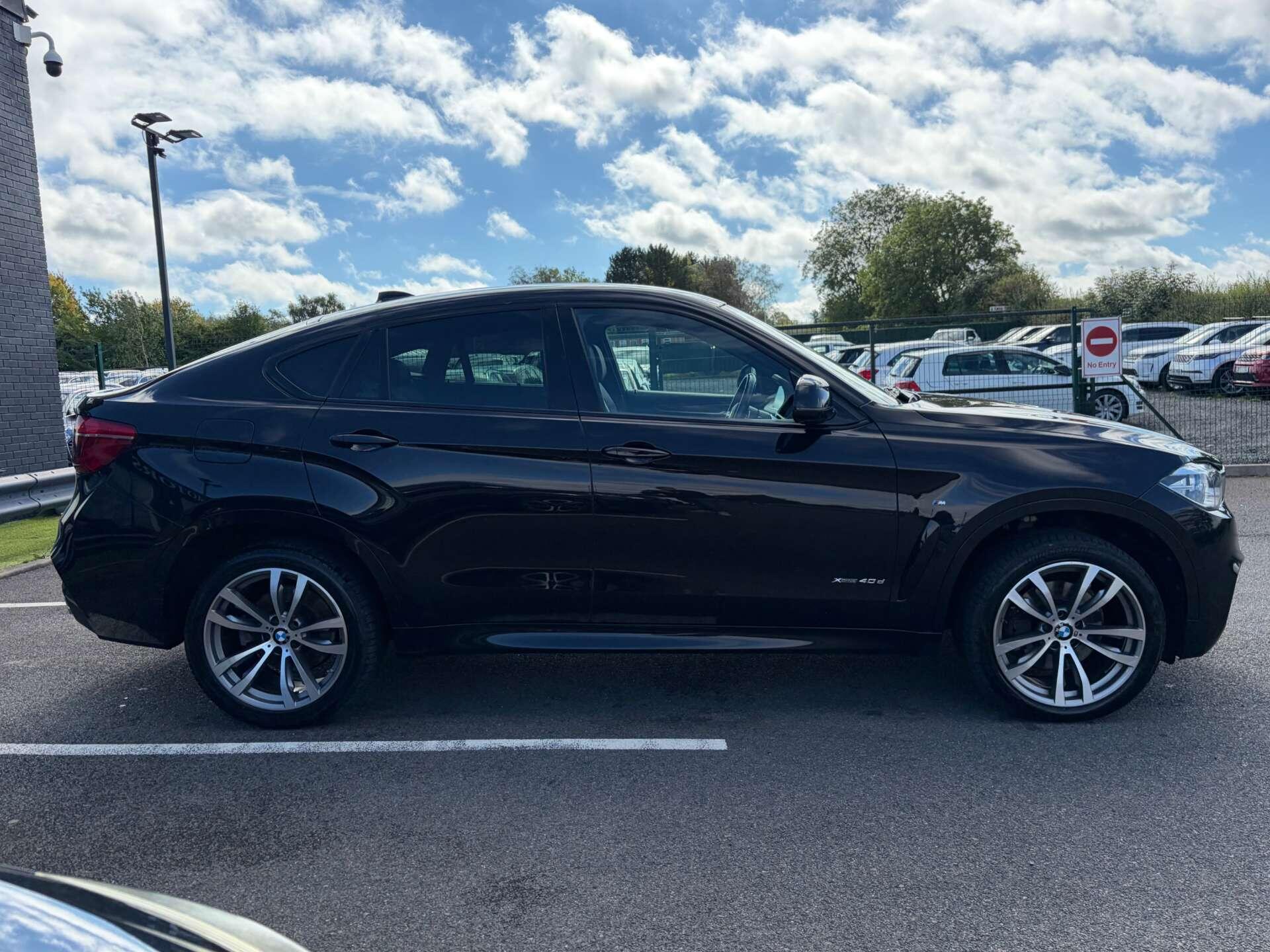 BMW X6 view 9